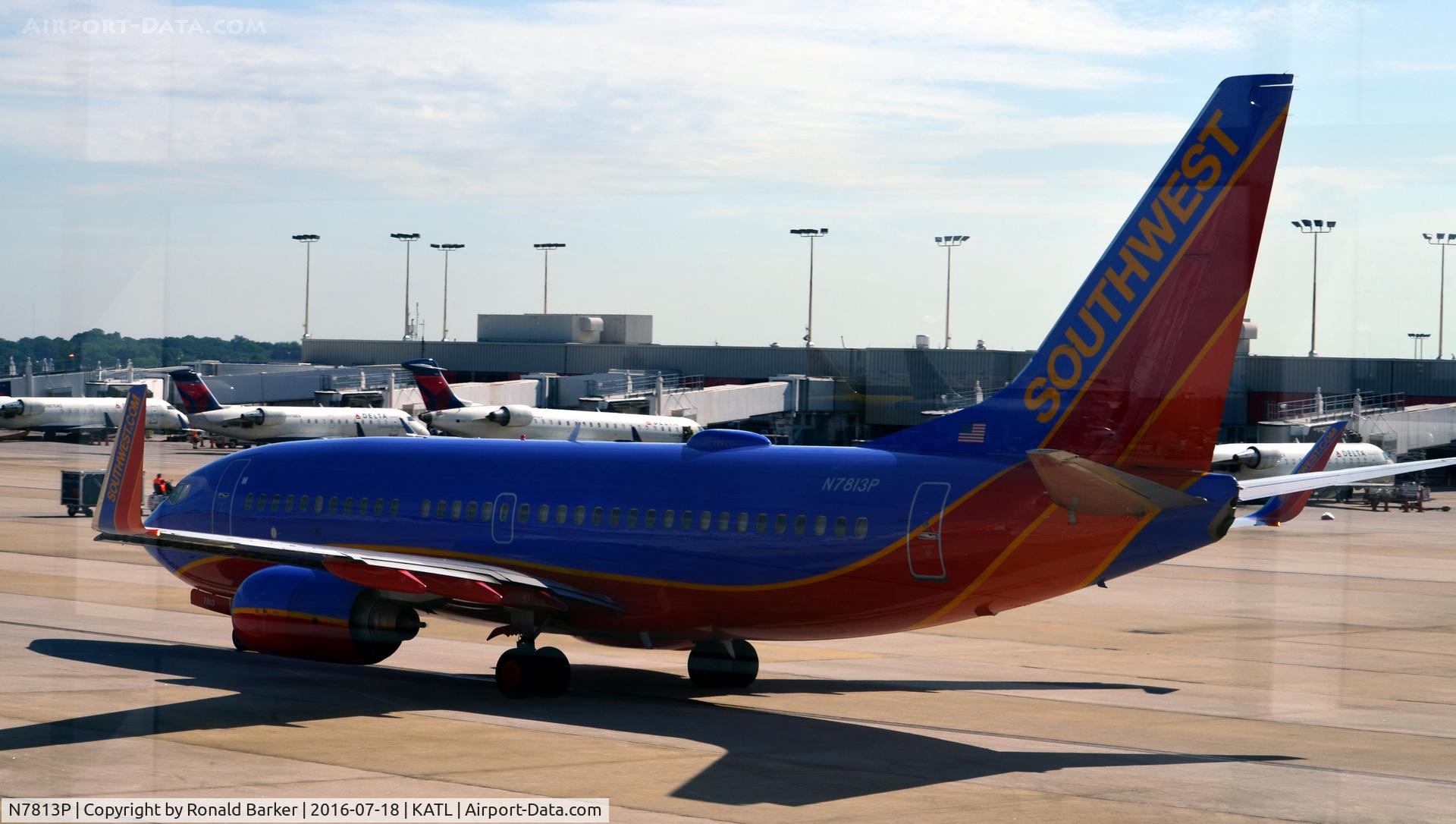 N7813P, 2001 Boeing 737-7K9 C/N 30041, Taxi Atlanta