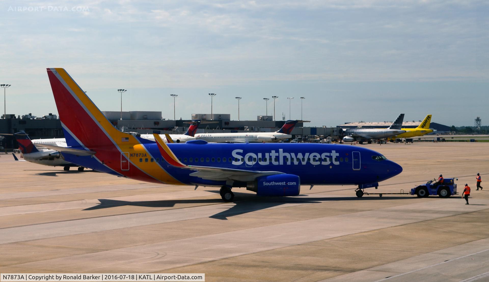 N7873A, 2004 Boeing 737-7Q8 C/N 29350, Pushback Atlanta