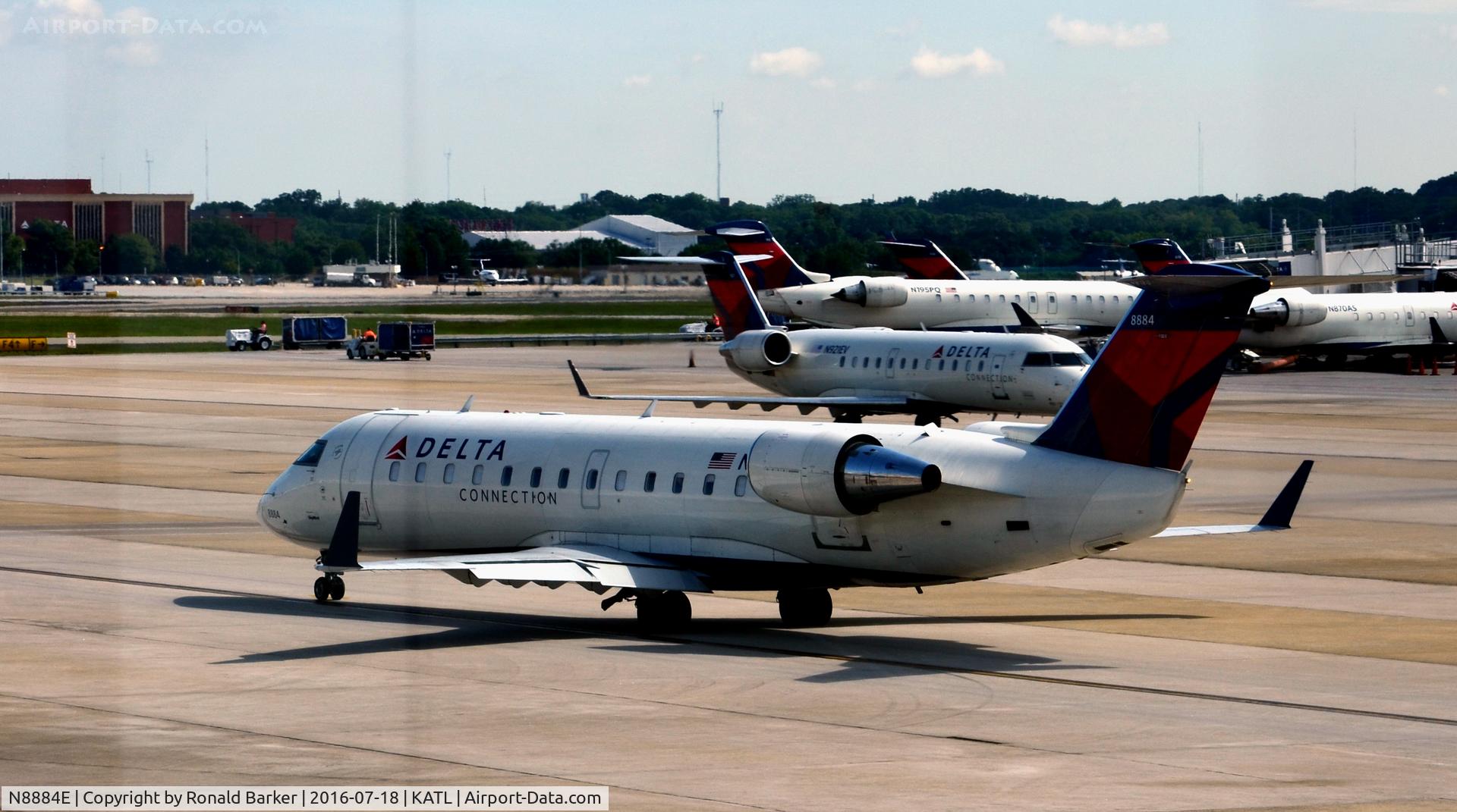N8884E, 2003 Bombardier CRJ-200 (CL-600-2B19) C/N 7884, Taxi Atlanta