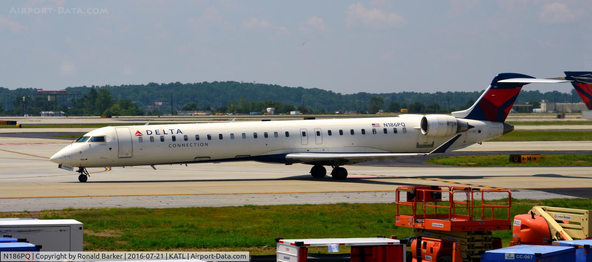 N186PQ, 2008 Bombardier CRJ-900ER (CL-600-2D24) C/N 15186, Taxi Atlanta