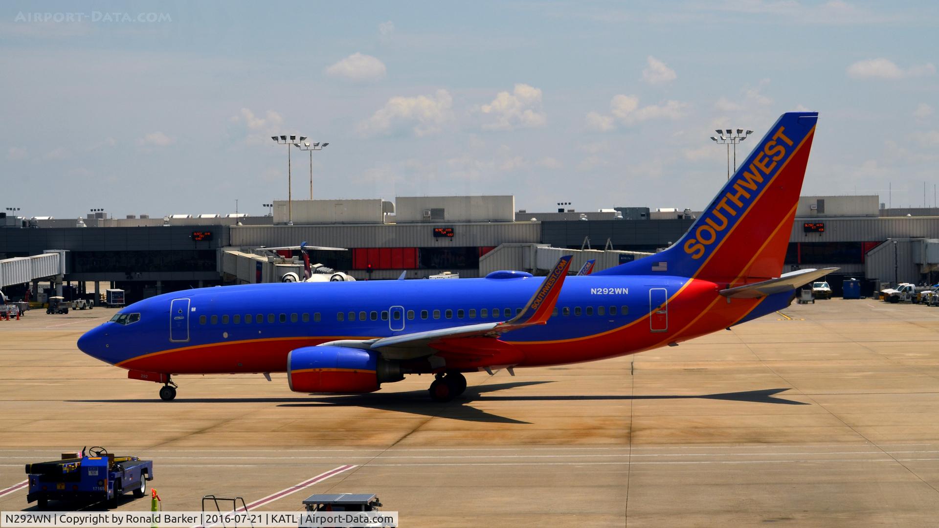 N292WN, 2007 Boeing 737-7H4 C/N 32538, Taxi Atlanta