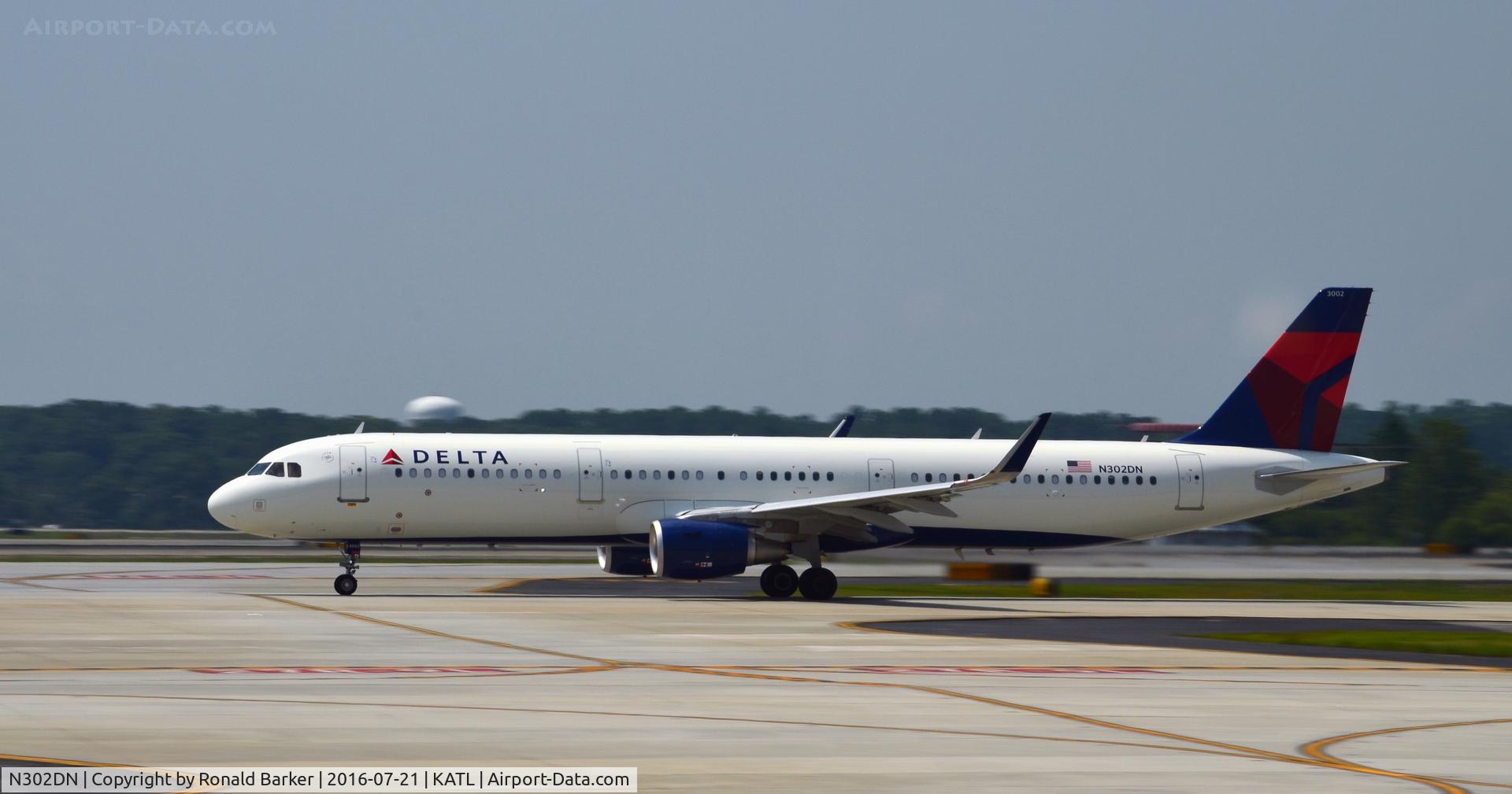 N302DN, 2016 Airbus A321-211 C/N 7031, Takeoff Atlanta