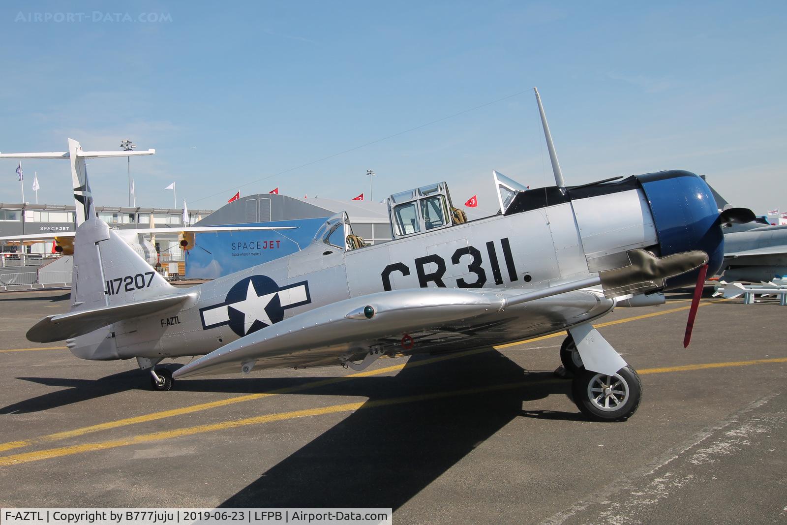 F-AZTL, 1942 North American T-6G Texan C/N 182-789, on display at SIAE 2019