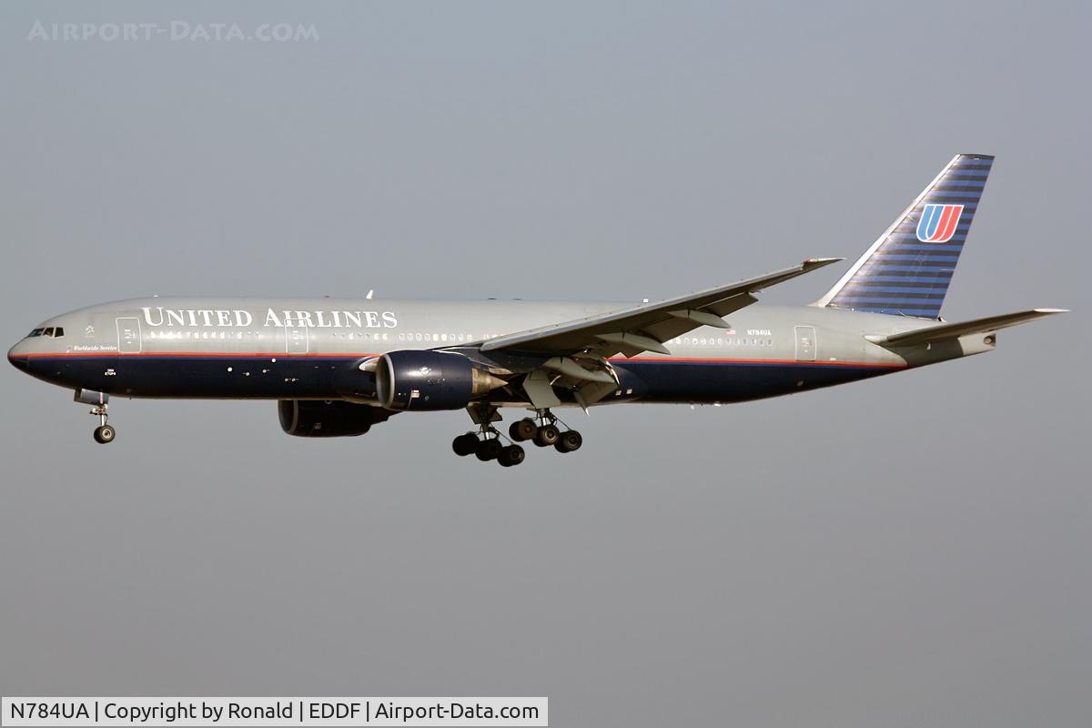 N784UA, 1997 Boeing 777-222/ER C/N 26951, at fra