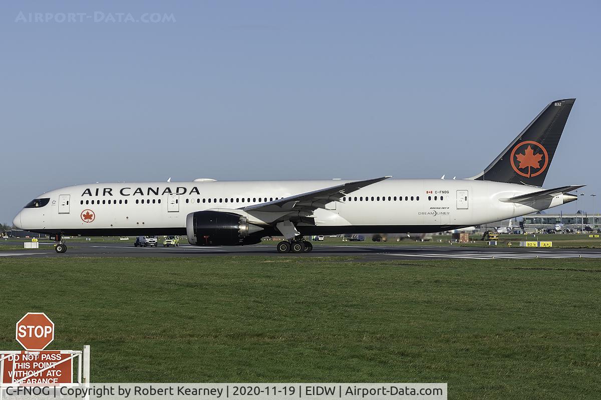 C-FNOG, 2015 Boeing 787-9 Dreamliner Dreamliner C/N 35266, Lining up r/w 28L