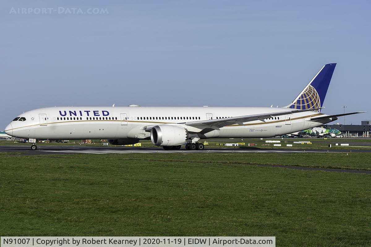 N91007, 2017 Boeing 787-10 Dreamliner Dreamliner C/N 40929, Lining up r/w 28L