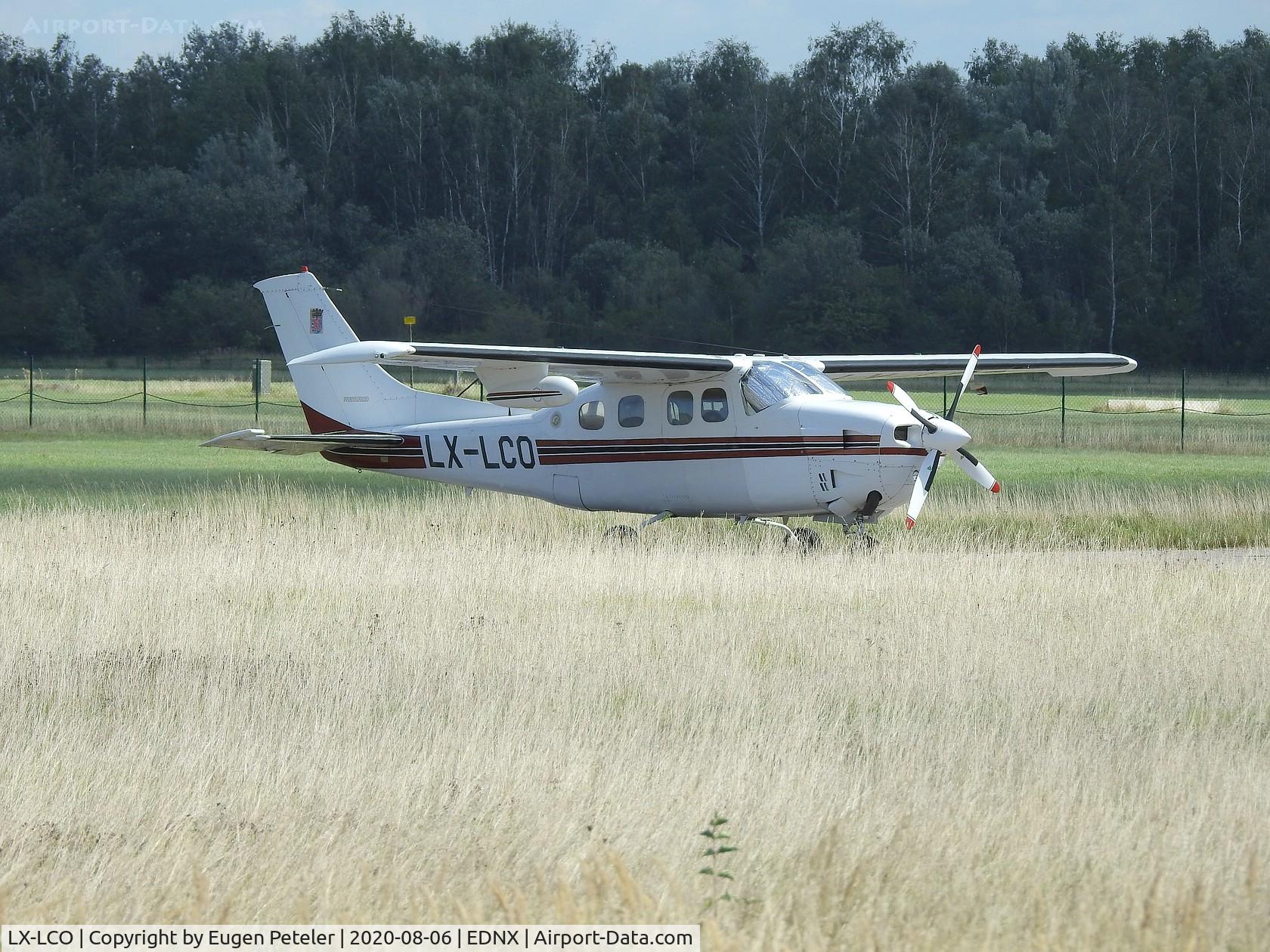LX-LCO, 1978 Cessna P210N Pressurised Centurion C/N P21000104, Resting in the sun on the apron in Schleissheim