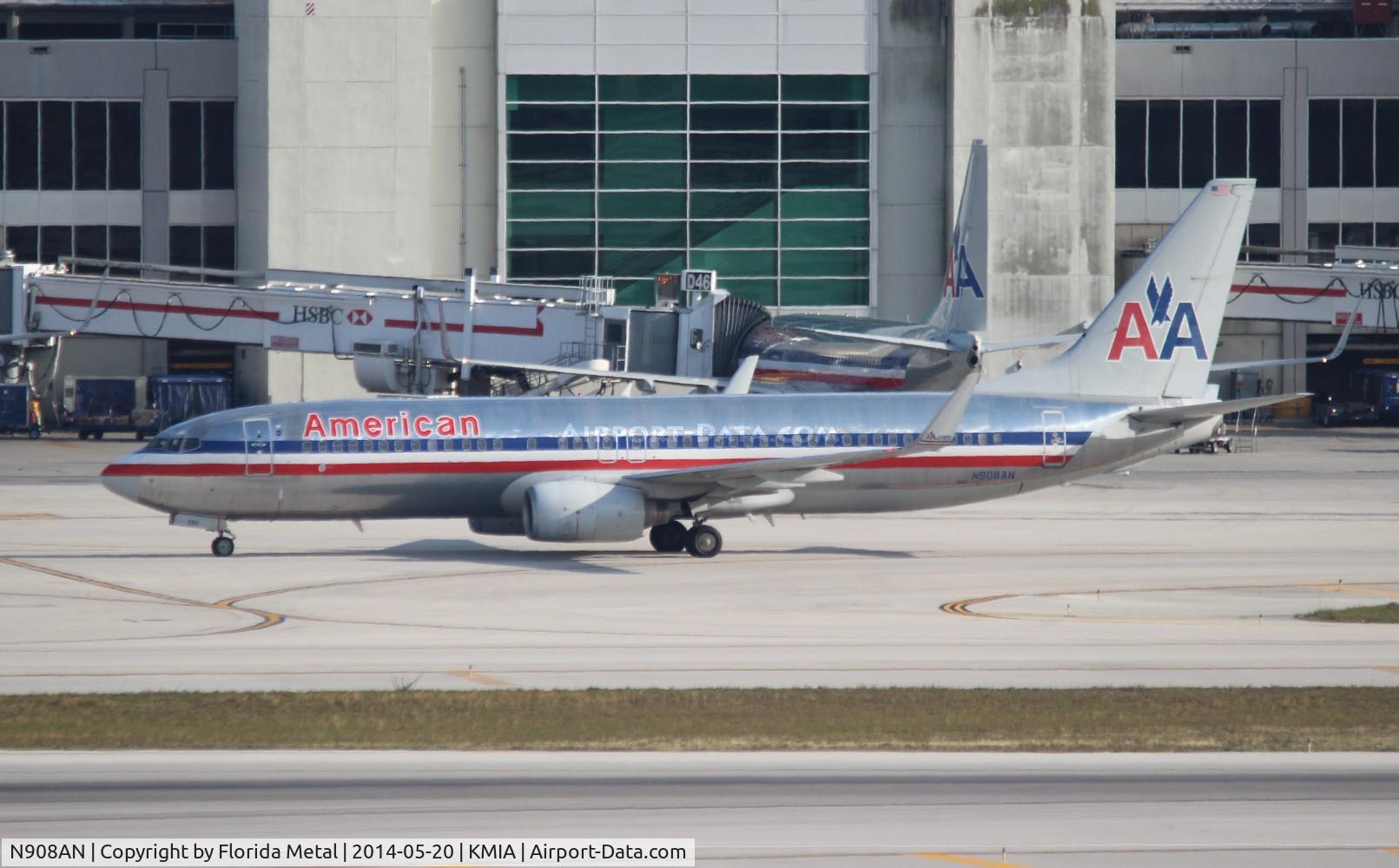 N908AN, 1999 Boeing 737-823 C/N 29510, MIA spotting 2014