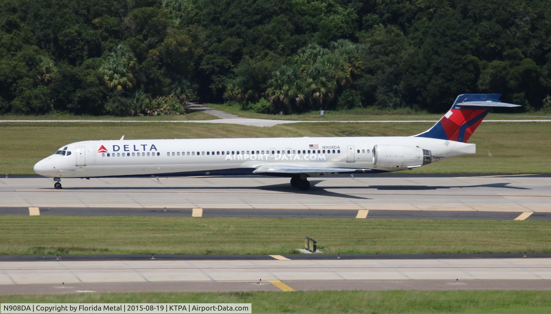 N908DA, 1995 McDonnell Douglas MD-90-30 C/N 53388, TPA spotting 2015