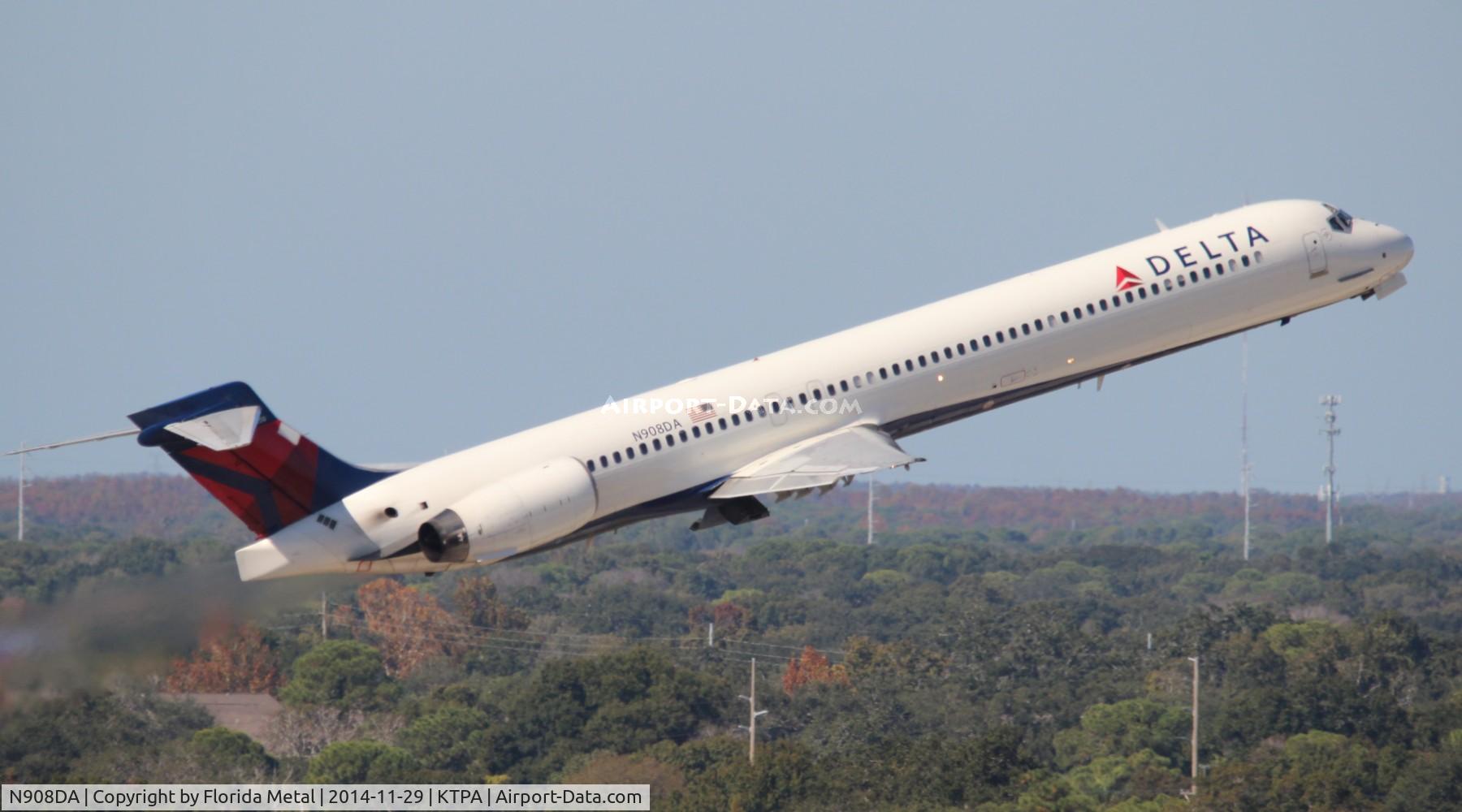 N908DA, 1995 McDonnell Douglas MD-90-30 C/N 53388, TPA spotting 2014