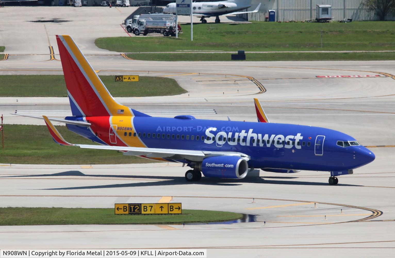 N908WN, 2008 Boeing 737-7H4 C/N 36620, FLL spotting 2015