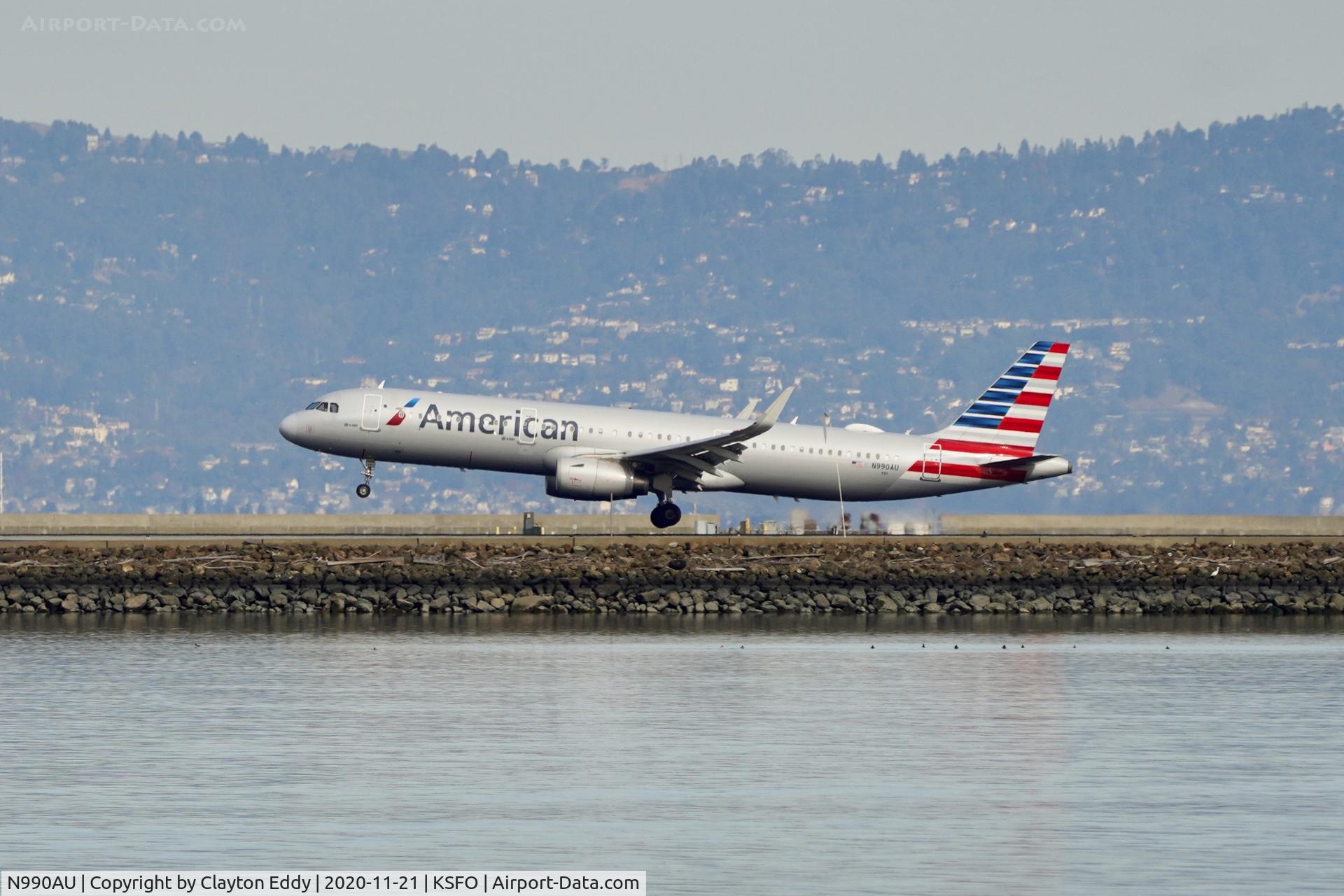 N990AU, 2016 Airbus A321-231 C/N 7336, SFO 2020.