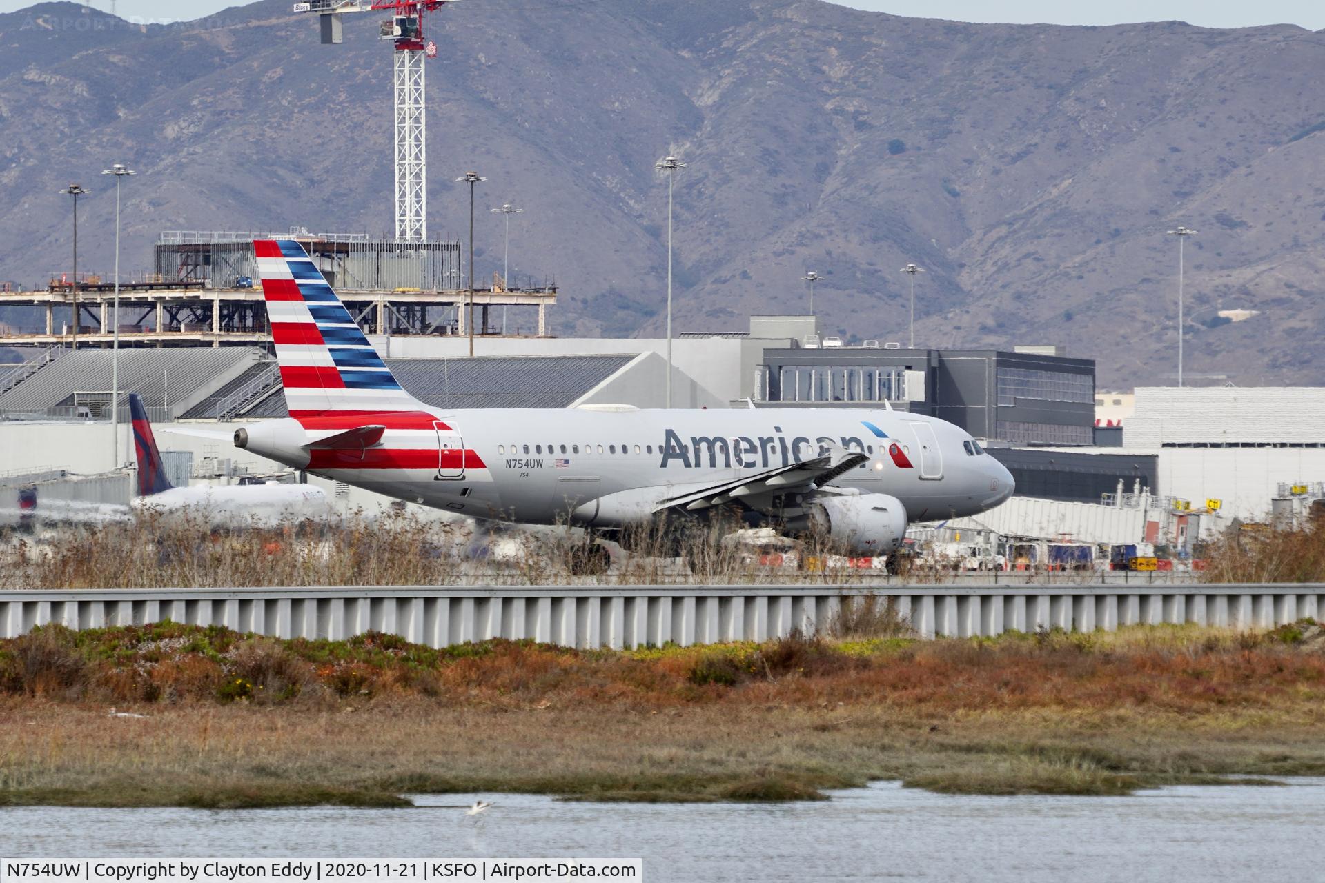 N754UW, 2000 Airbus A319-112 C/N 1328, SFO 2020.