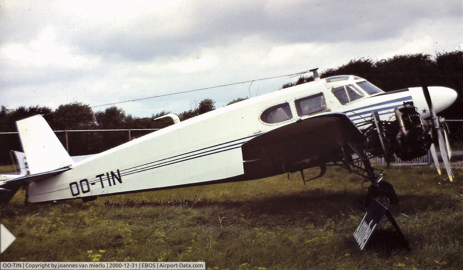 OO-TIN, 1943 Cessna UC-78 Bobcat C/N 5253, Ostend