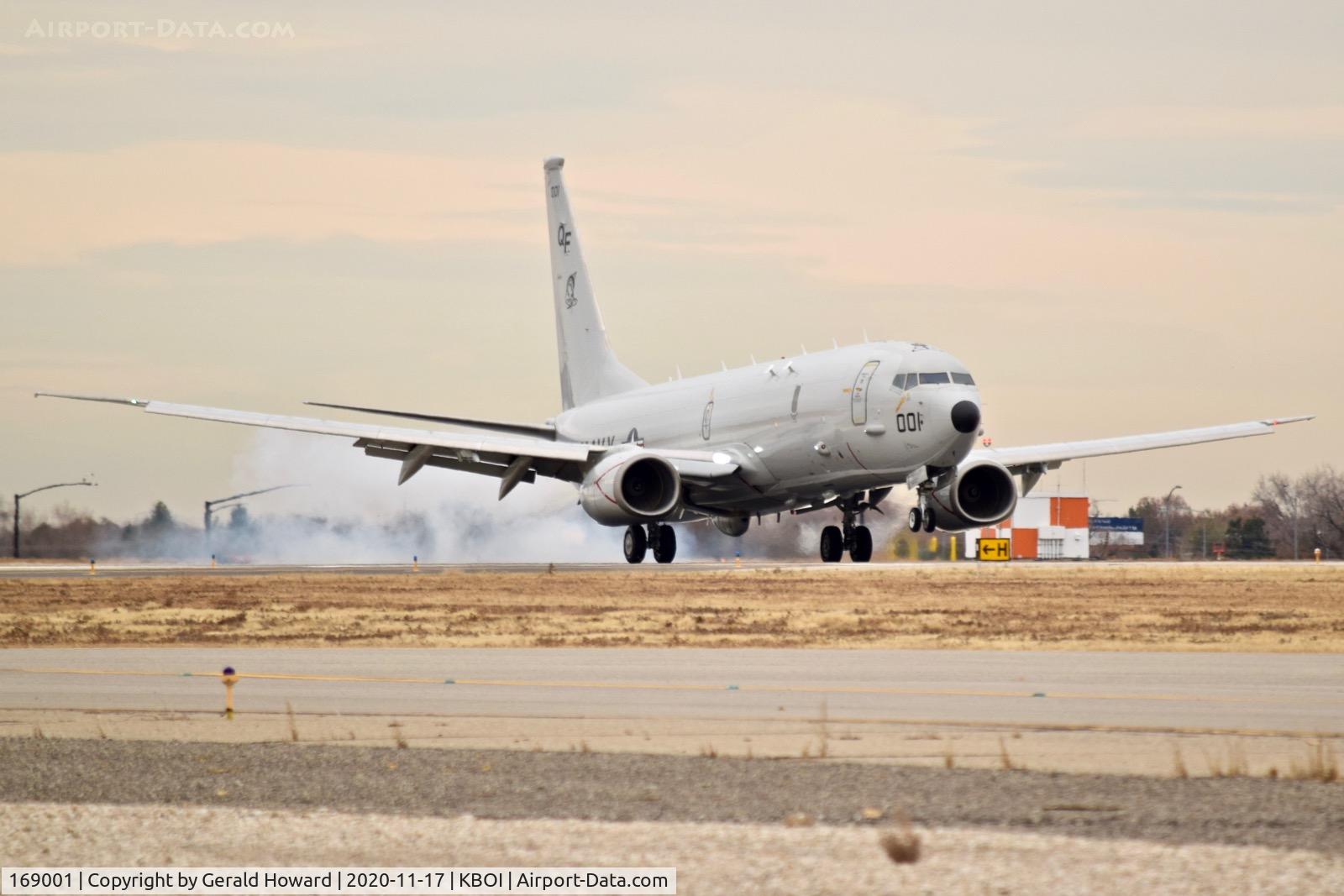 169001, 2016 Boeing P-8A Poseidon C/N 44952, Landing 10R.
