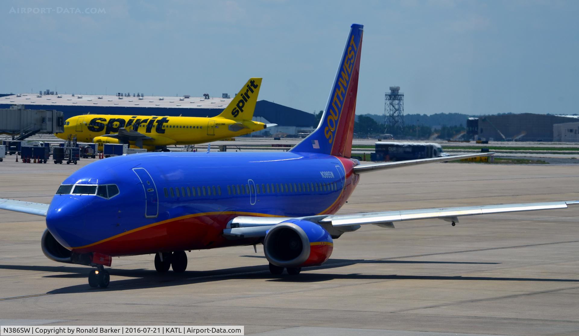 N386SW, 1994 Boeing 737-3H4 C/N 26601, Taxi Atlanta
