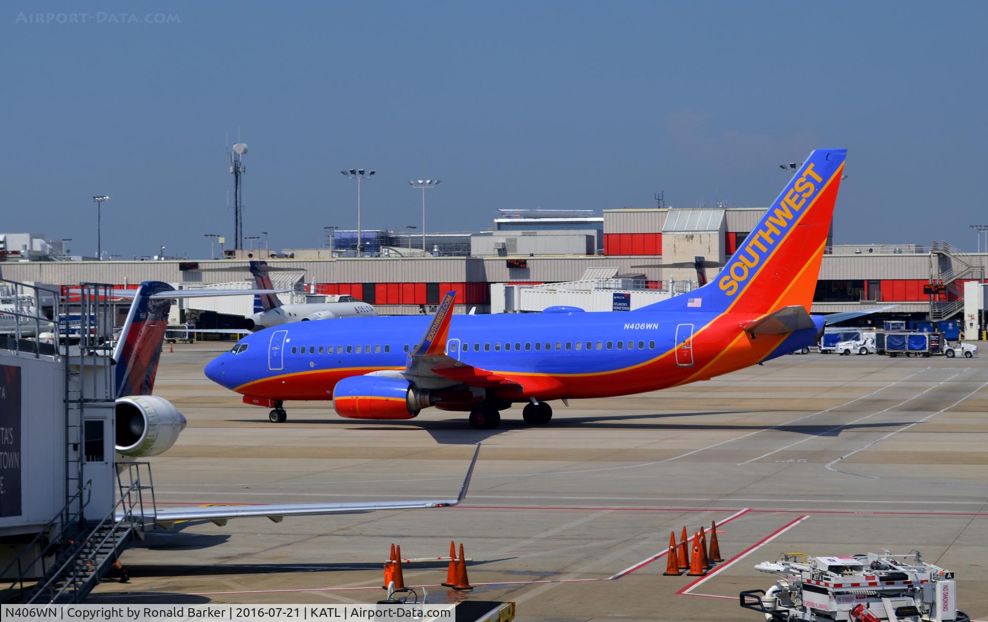 N406WN, 2001 Boeing 737-7H4 C/N 27894, Taxi Atlanta