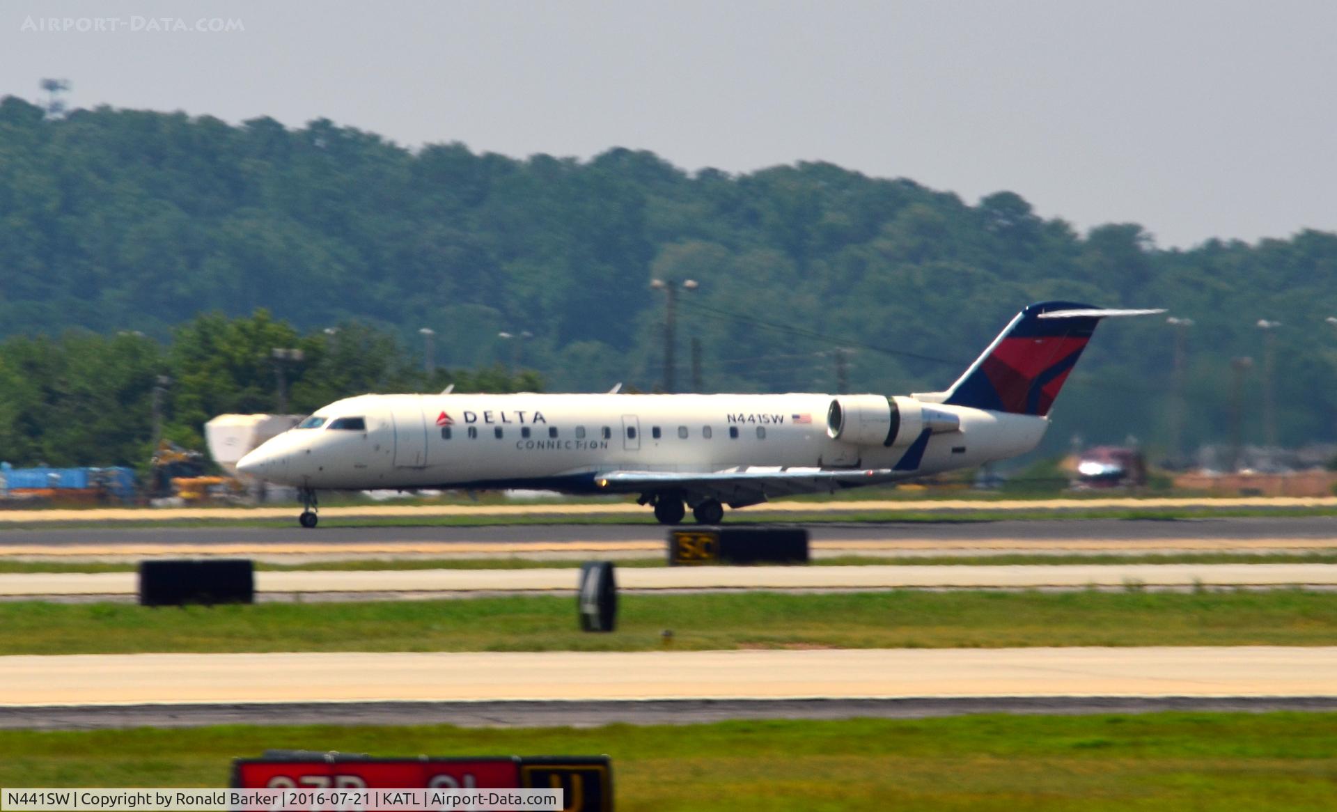 N441SW, 2002 Bombardier CRJ-200LR (CL-600-2B19) C/N 7602, Landing Atlanta