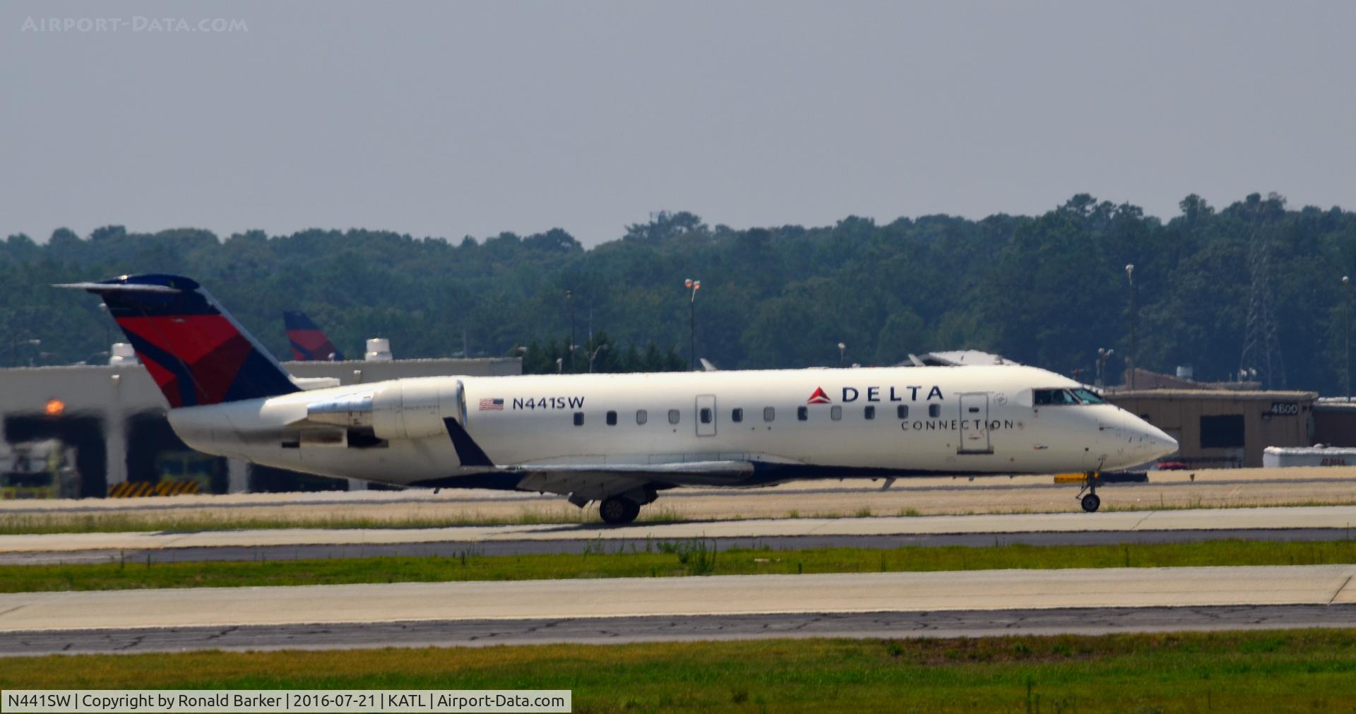 N441SW, 2002 Bombardier CRJ-200LR (CL-600-2B19) C/N 7602, Taxi to park Atlanta