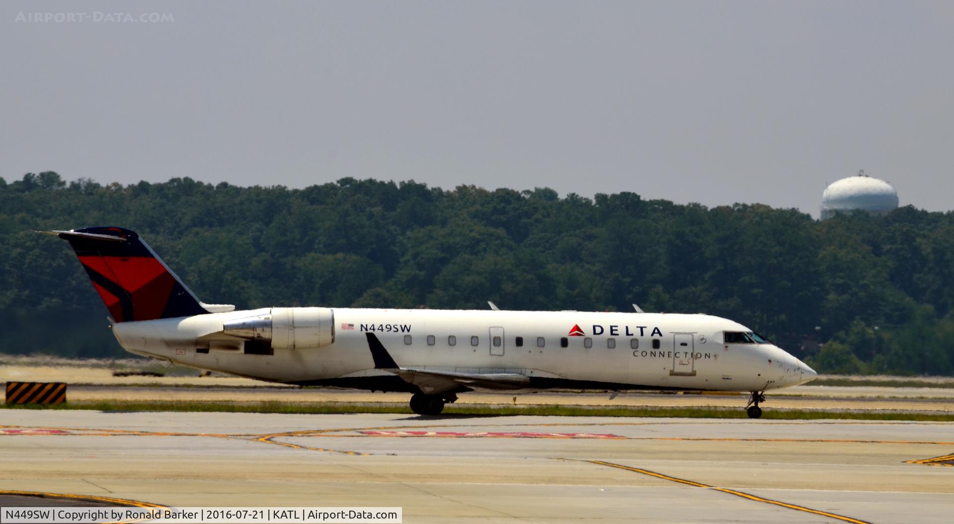 N449SW, 2002 Bombardier CRJ-200LR (CL-600-2B19) C/N 7699, Taxi Atlanta