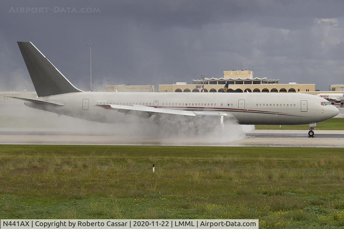 N441AX, 1999 Boeing 767-36N/ER C/N 29898, Runway 13