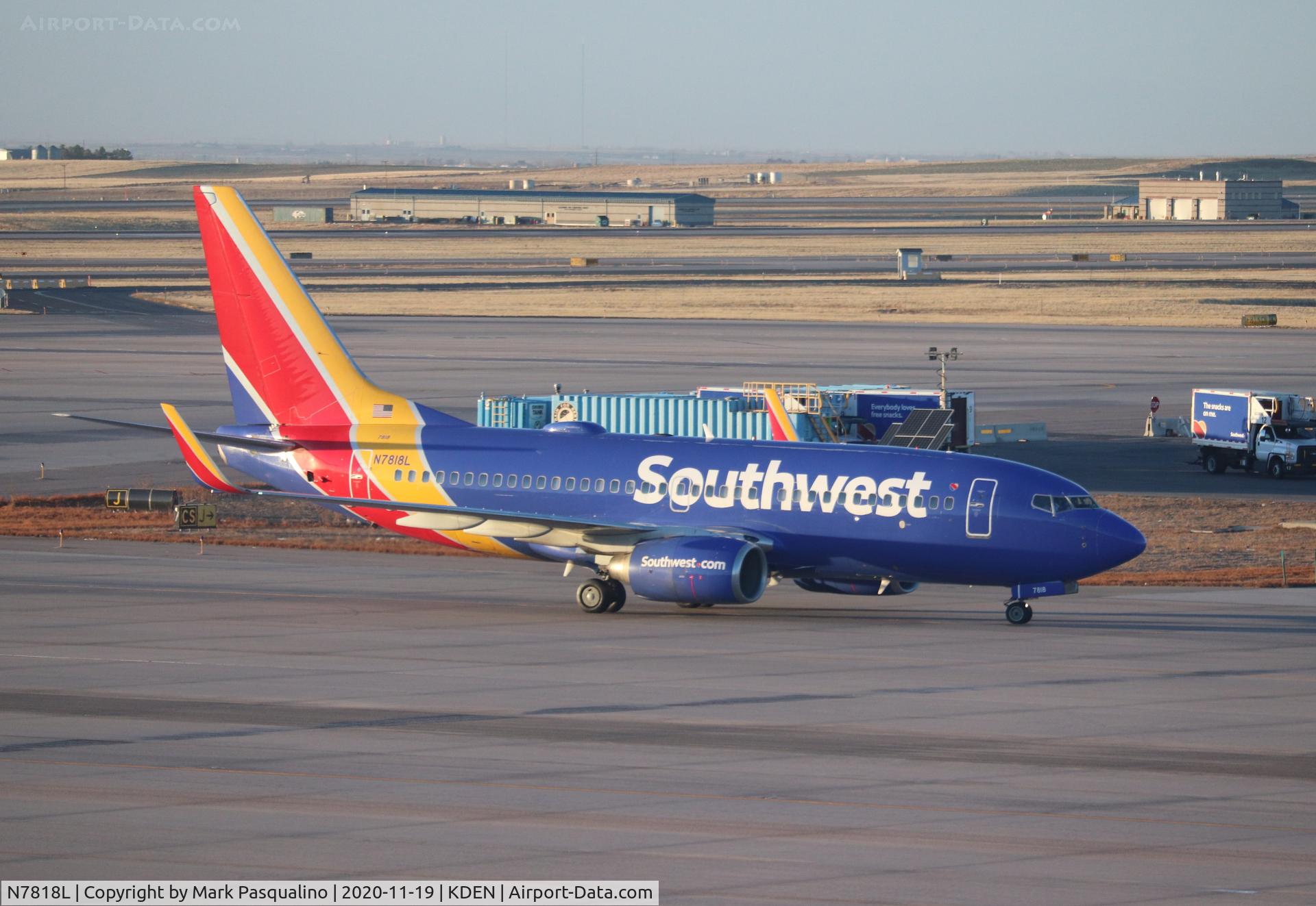 N7818L, 1999 Boeing 737-76N C/N 28609, Boeing 737-76N