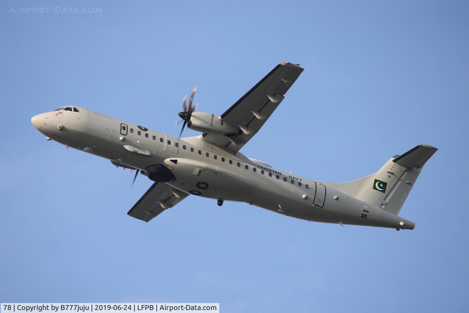 78, 2004 ATR 72-212A MPA C/N 712, on departure from Le-Bourget