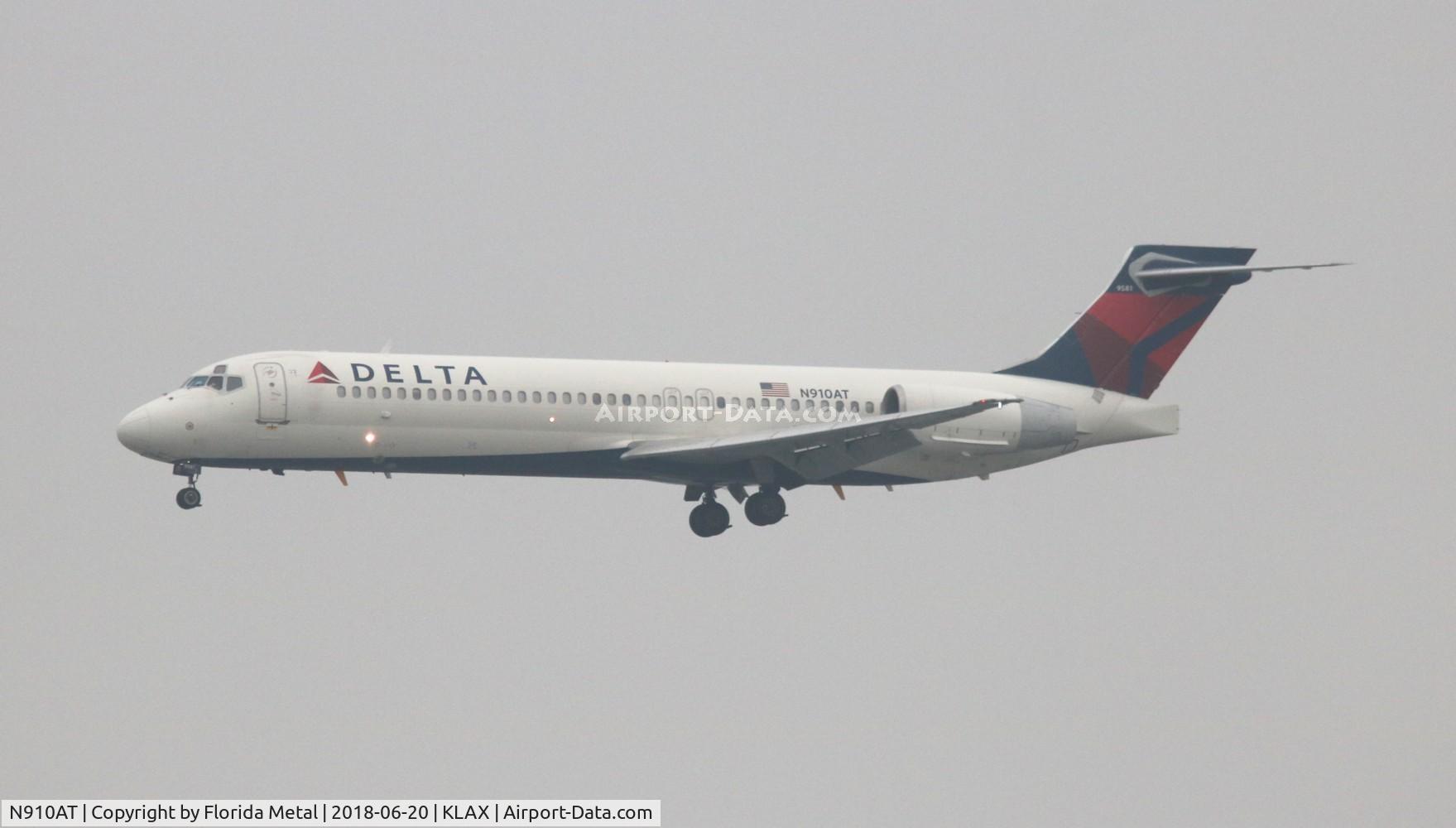 N910AT, 2001 Boeing 717-200 C/N 55086, LAX spotting 2018