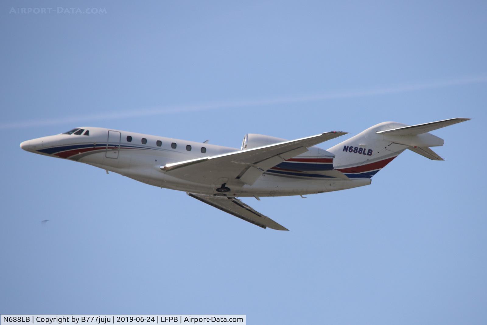 N688LB, 1996 Cessna 750 Citation X Citation X C/N 750-0011, on departure from Le-Bourget