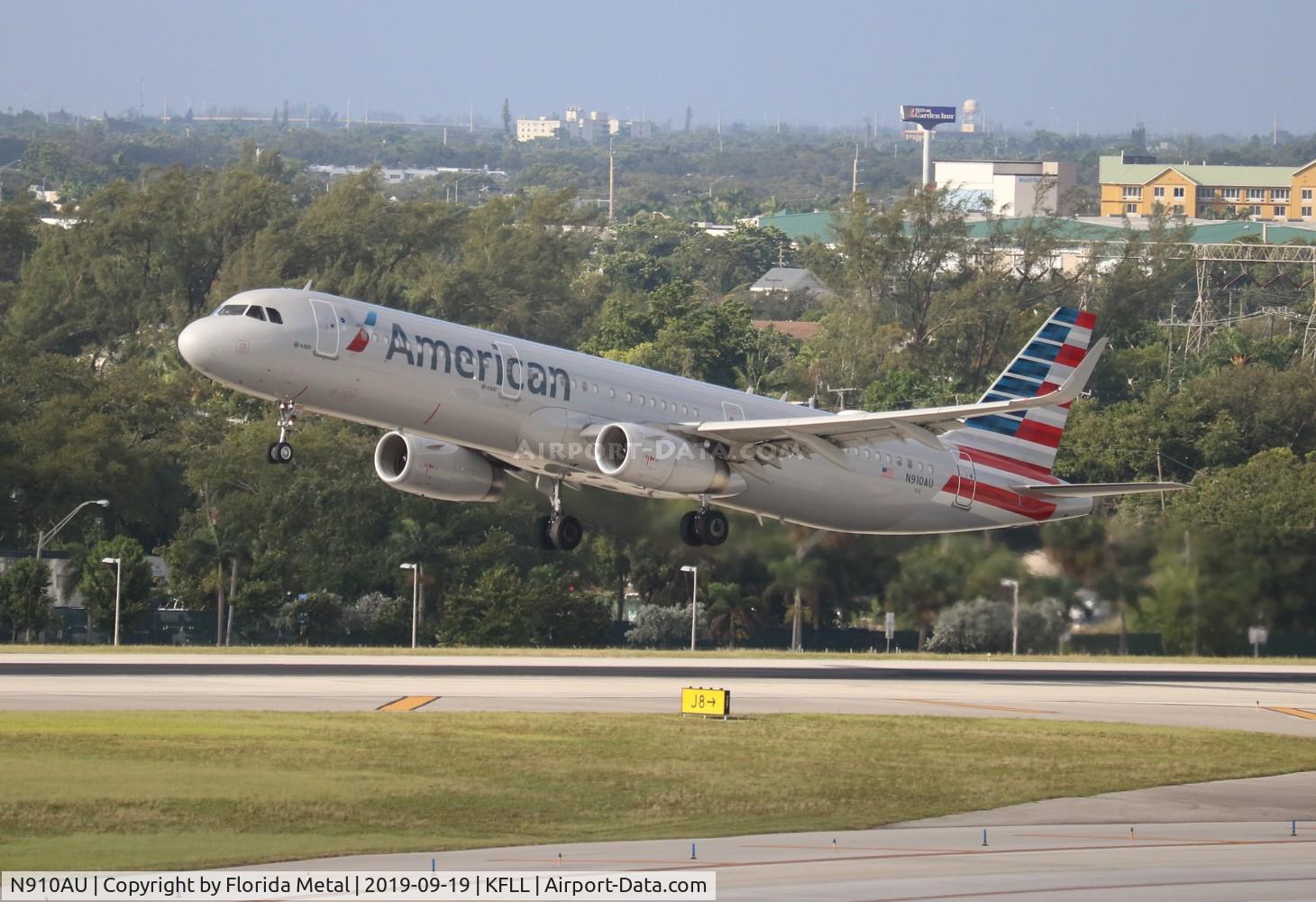 N910AU, 2017 Airbus A321-231 C/N 7876, FLL spotting 2019