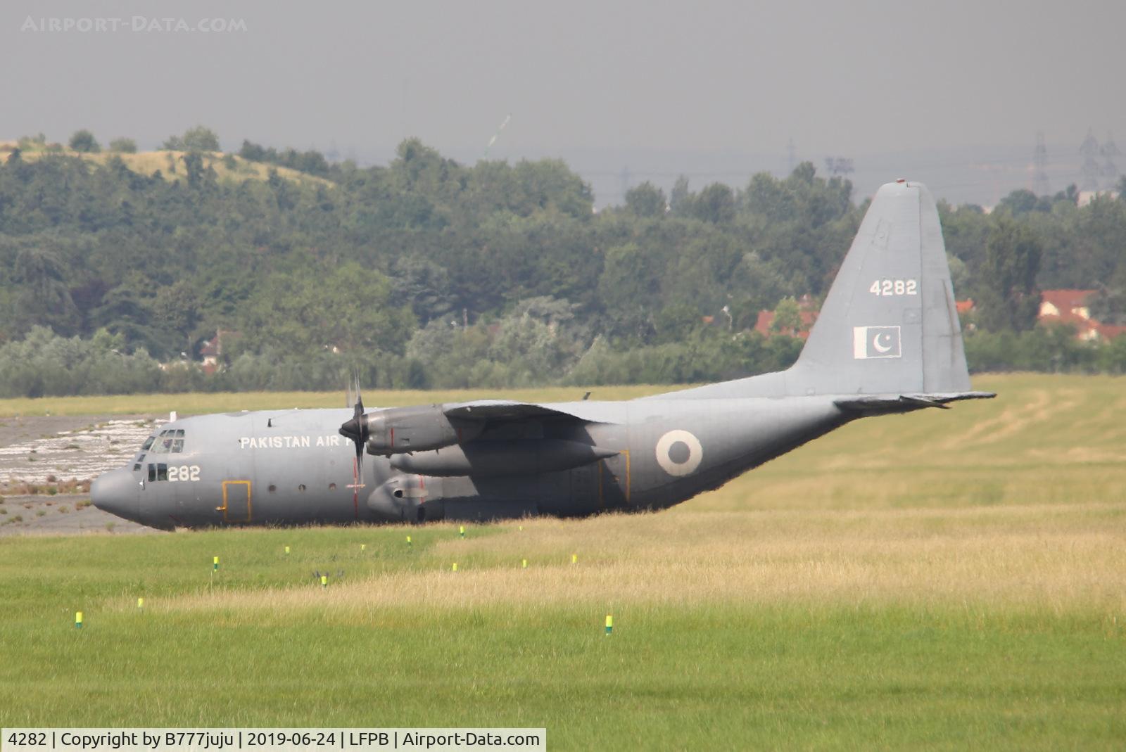 4282, 1967 Lockheed C-130E Hercules C/N 382-4282, at Le-Bourget