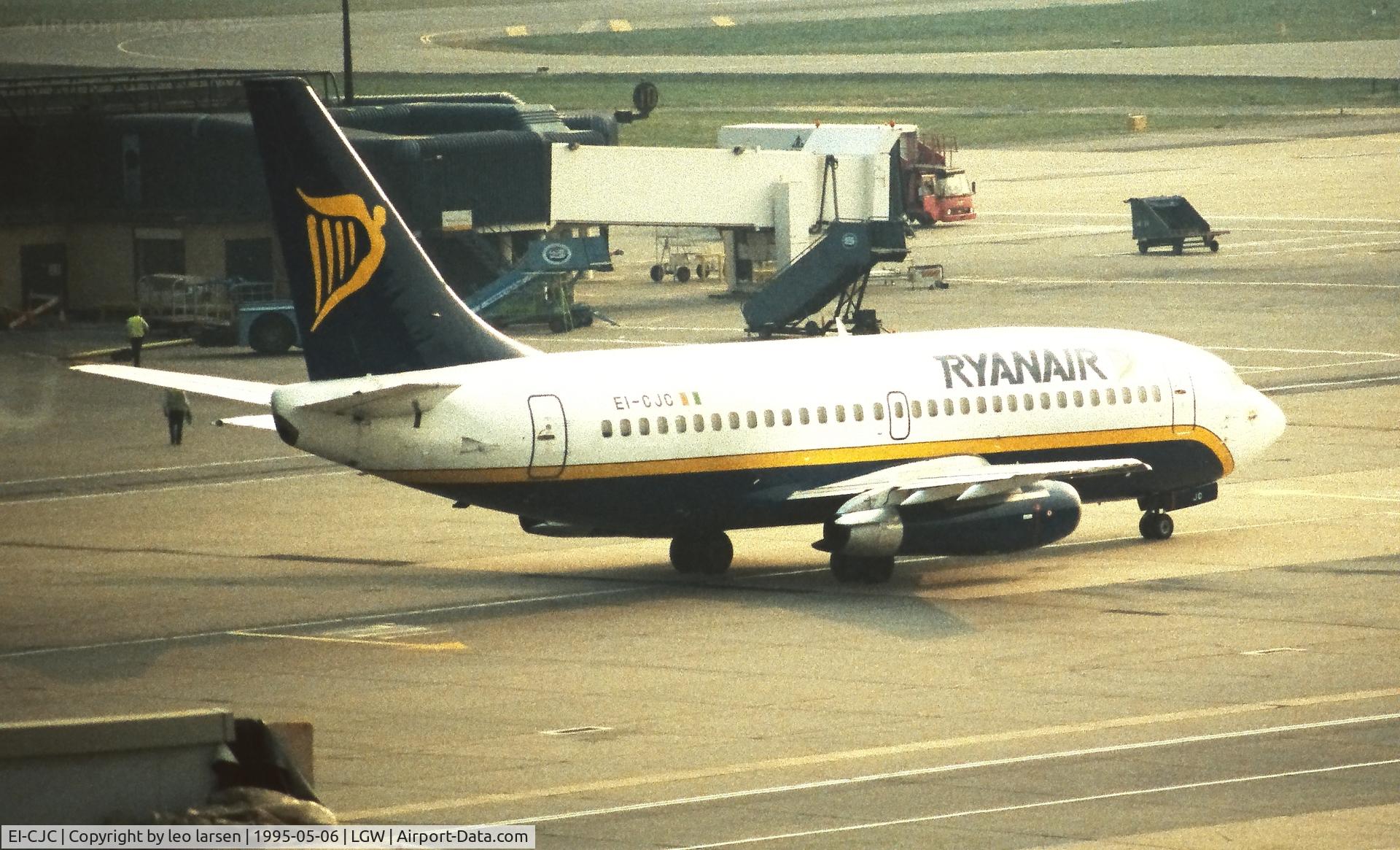 EI-CJC, 1982 Boeing 737-204 C/N 22640, London Gatwick 6.5.1995