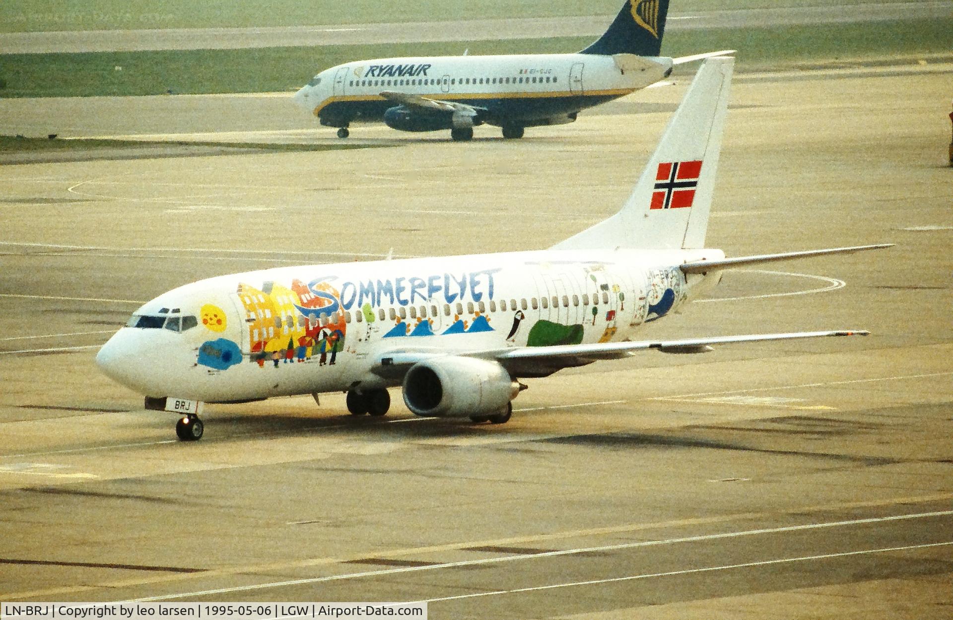 LN-BRJ, 1991 Boeing 737-505 C/N 24273, London Gatwick 6.5.1995