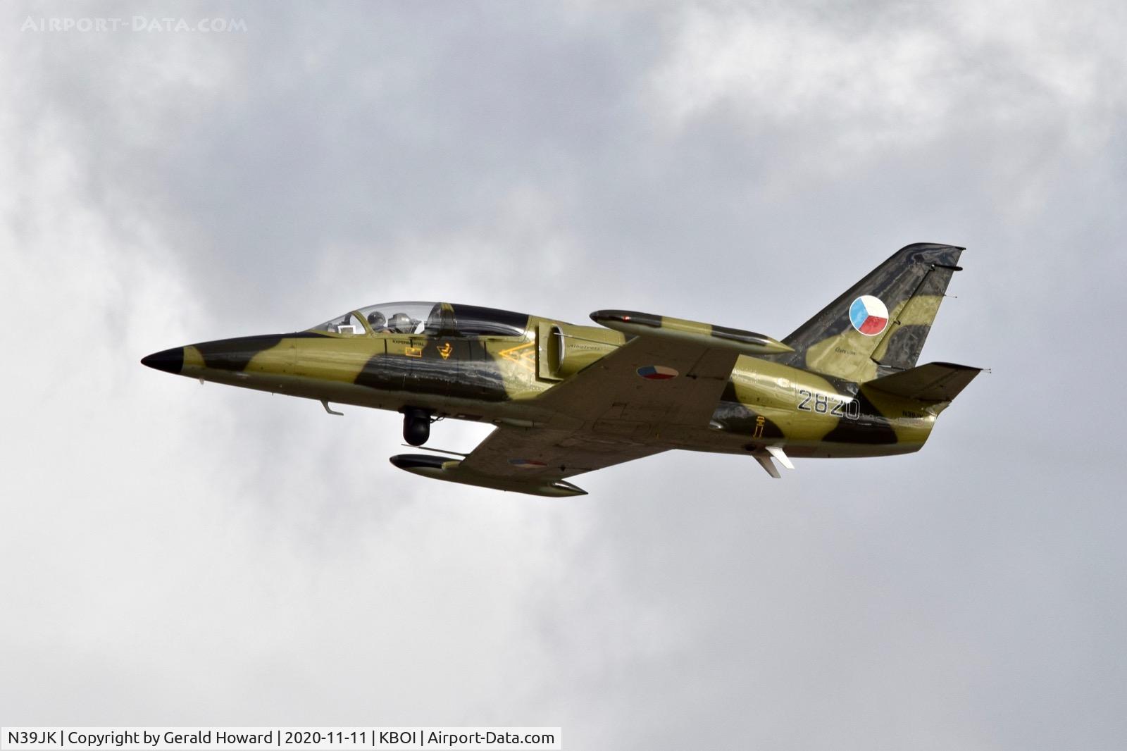 N39JK, 1984 Aero L-39C Albatros C/N 432820, Climb out from 28L.