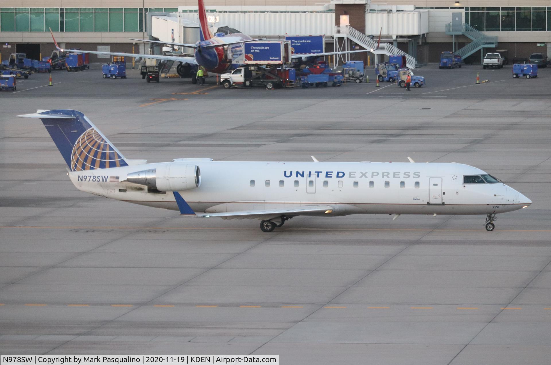 N978SW, 2004 Bombardier CRJ-200ER (CL-600-2B19) C/N 7953, CL-600-2B19