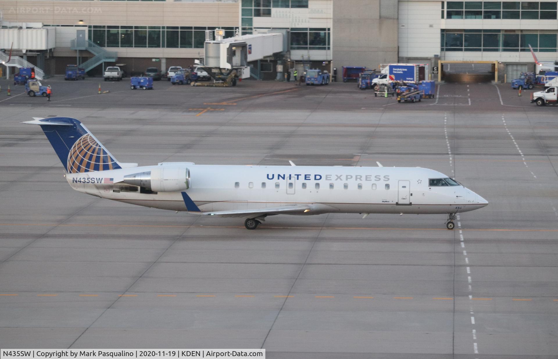 N435SW, 2001 Bombardier CRJ-200LR (CL-600-2B19) C/N 7555, CL-600-2B19