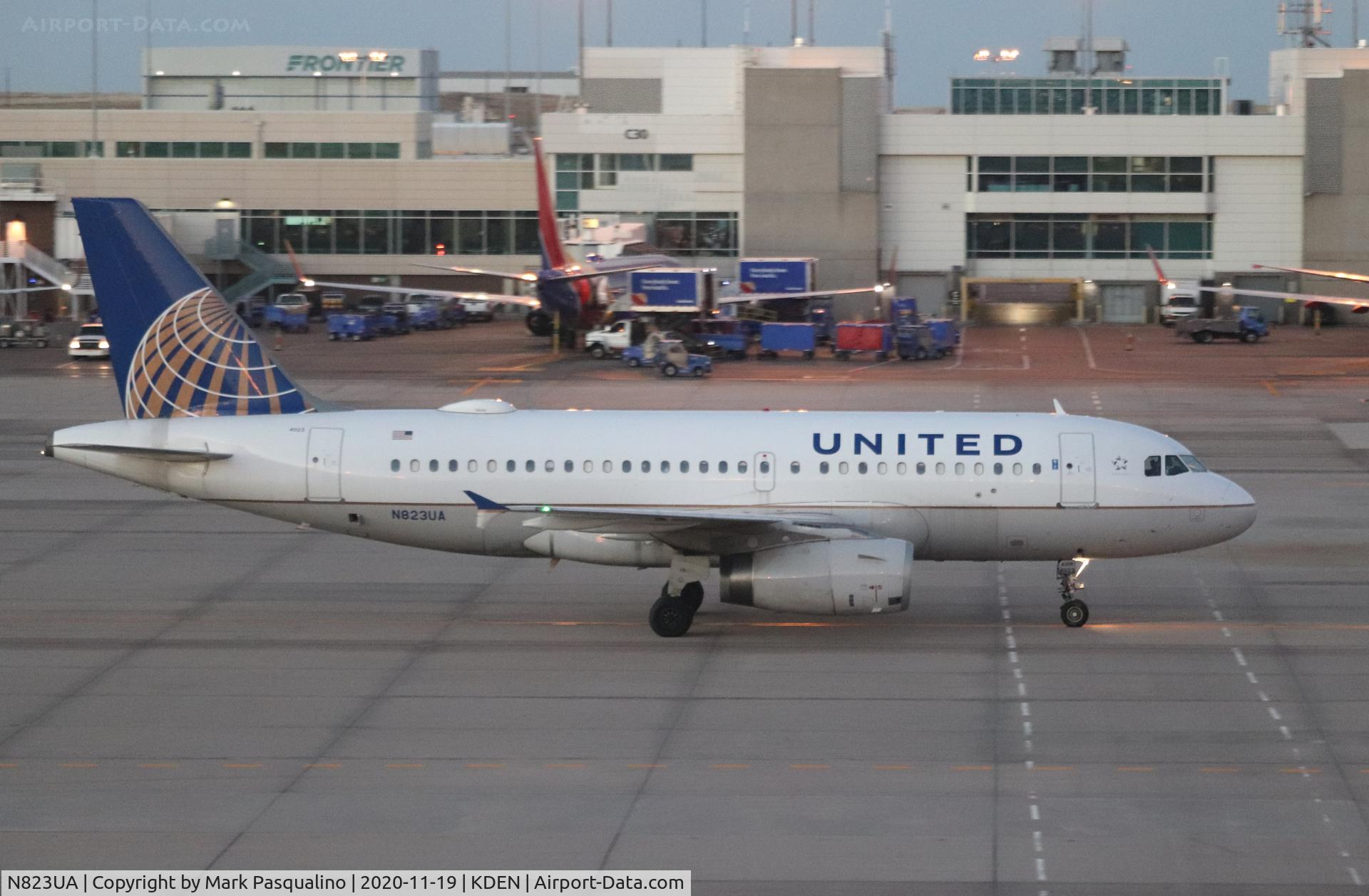 N823UA, 1998 Airbus A319-131 C/N 952, Airbus A319-131