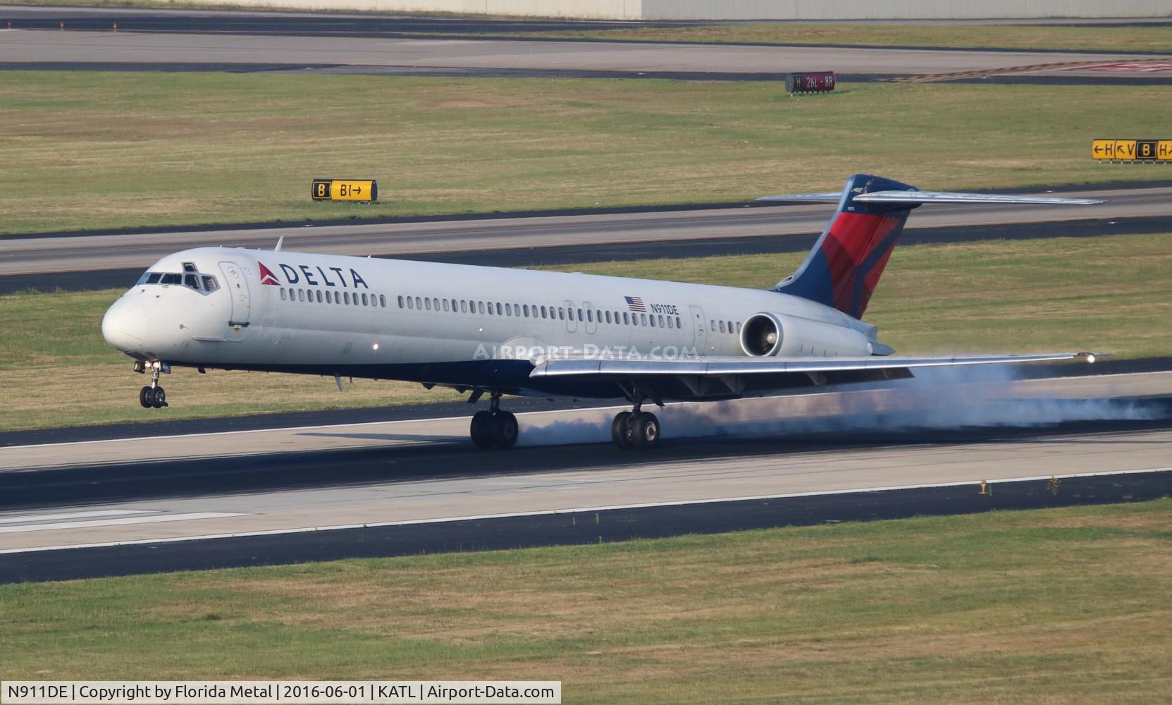 N911DE, 1992 McDonnell Douglas MD-88 C/N 49967, ATL spotting 2016