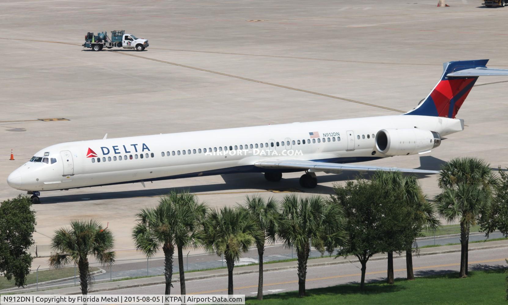 N912DN, 1996 McDonnell Douglas MD-90-30 C/N 53392, TPA spotting 2015