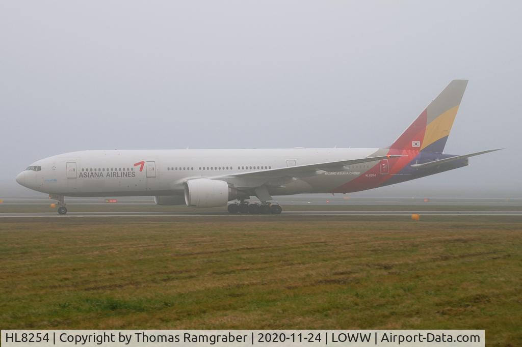 HL8254, 2012 Boeing 777-28E/ER C/N 40198, Asiana Airlines Boeing 777-200