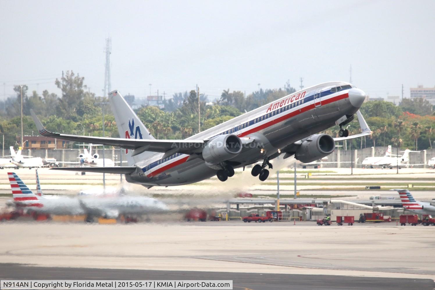 N914AN, 1999 Boeing 737-823 C/N 29515, MIA spotting 2015