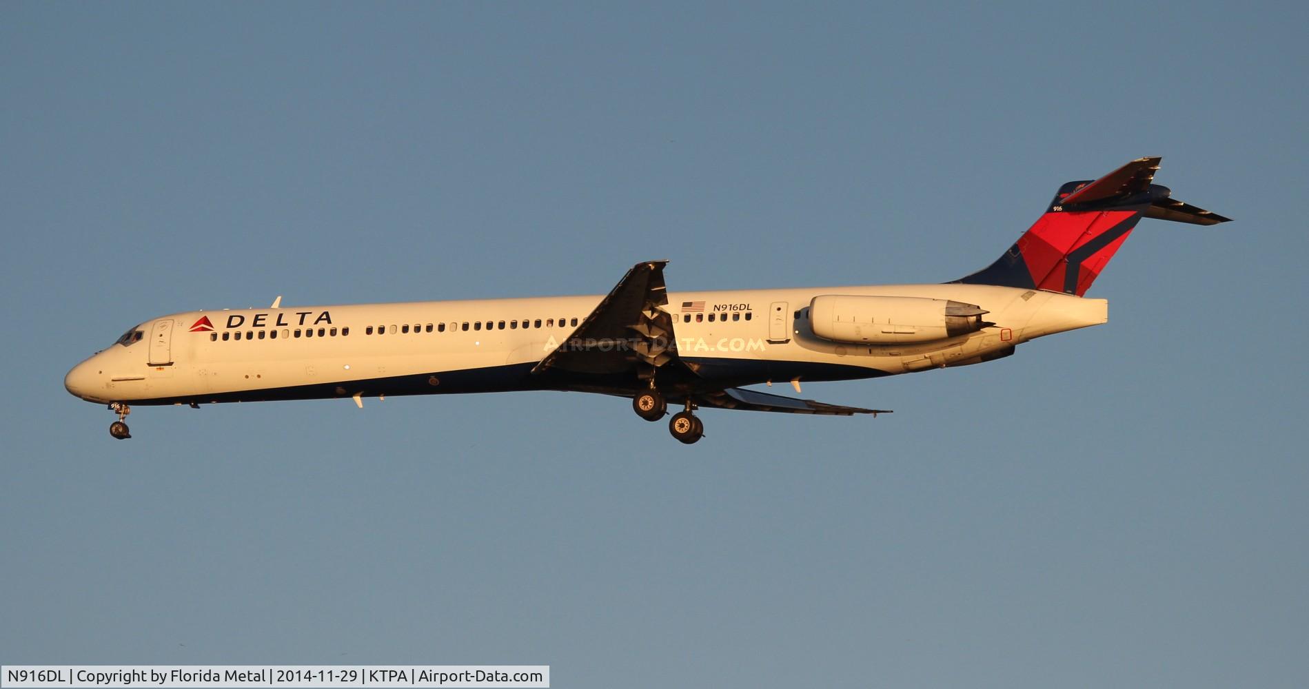 N916DL, 1988 McDonnell Douglas MD-88 C/N 49591, TPA spotting 2014