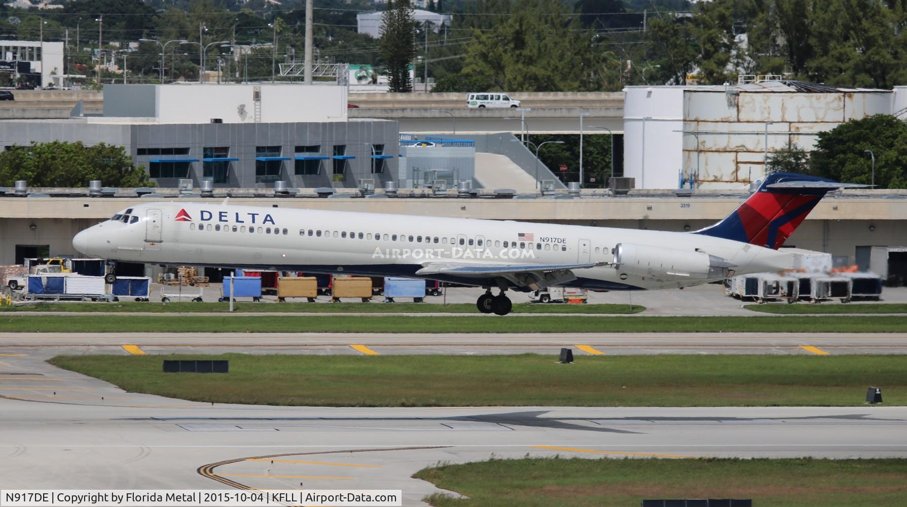 N917DE, 1993 McDonnell Douglas MD-88 C/N 49958, FLL spotting 2015