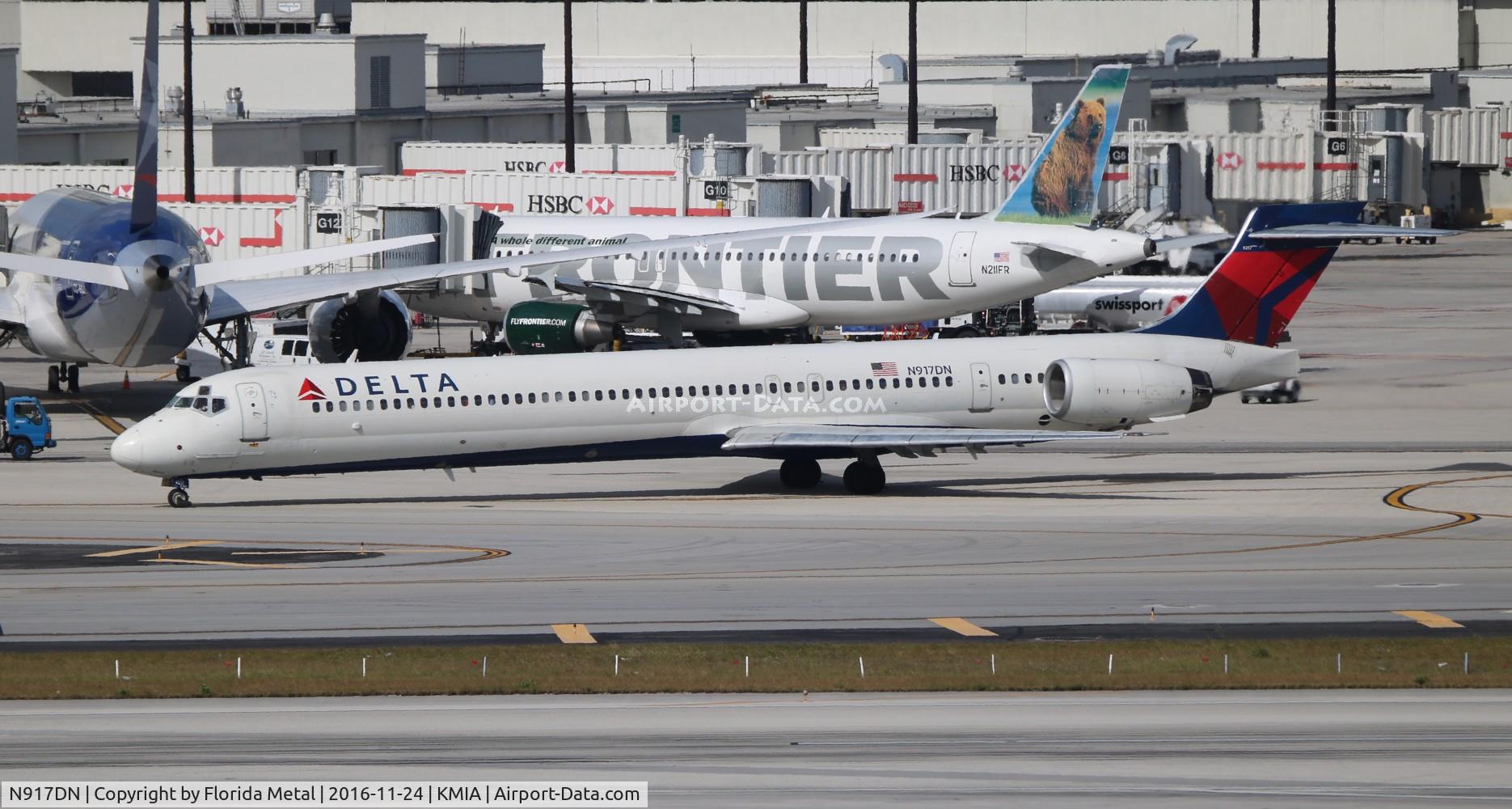 N917DN, 1996 McDonnell Douglas MD-90-30 C/N 53552, MIA spotting 2016