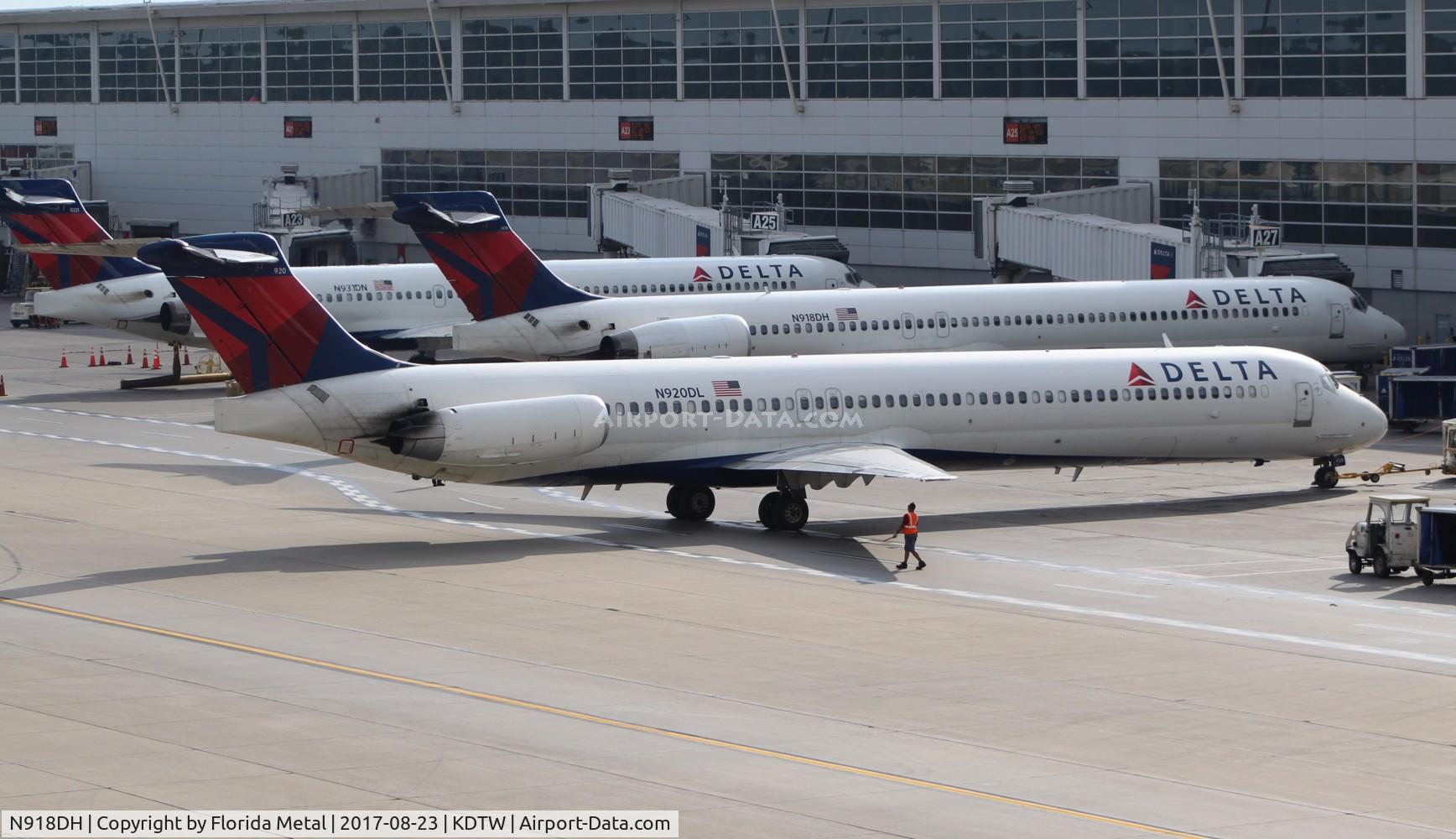 N918DH, 1997 McDonnell Douglas MD-90-30 C/N 53576, DTW spotting 2017