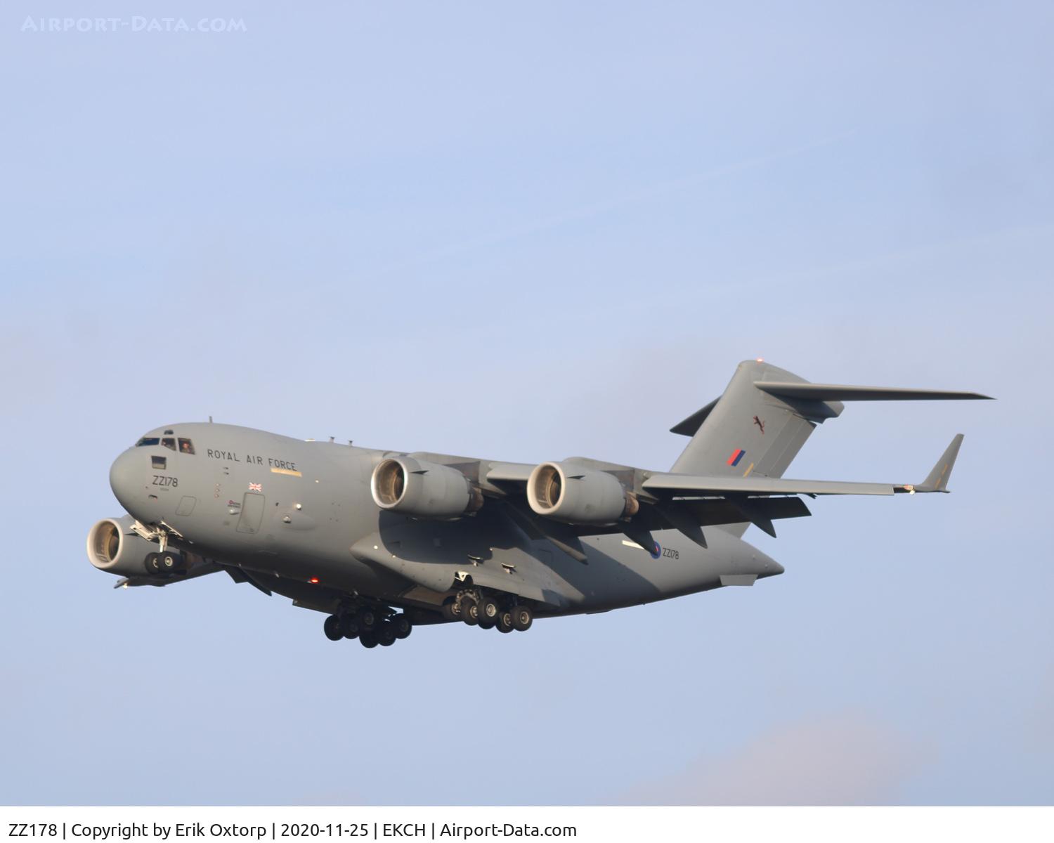 ZZ178, 2012 Boeing C-17A Globemaster III C/N F-245, ZZ178 landing rw 22L