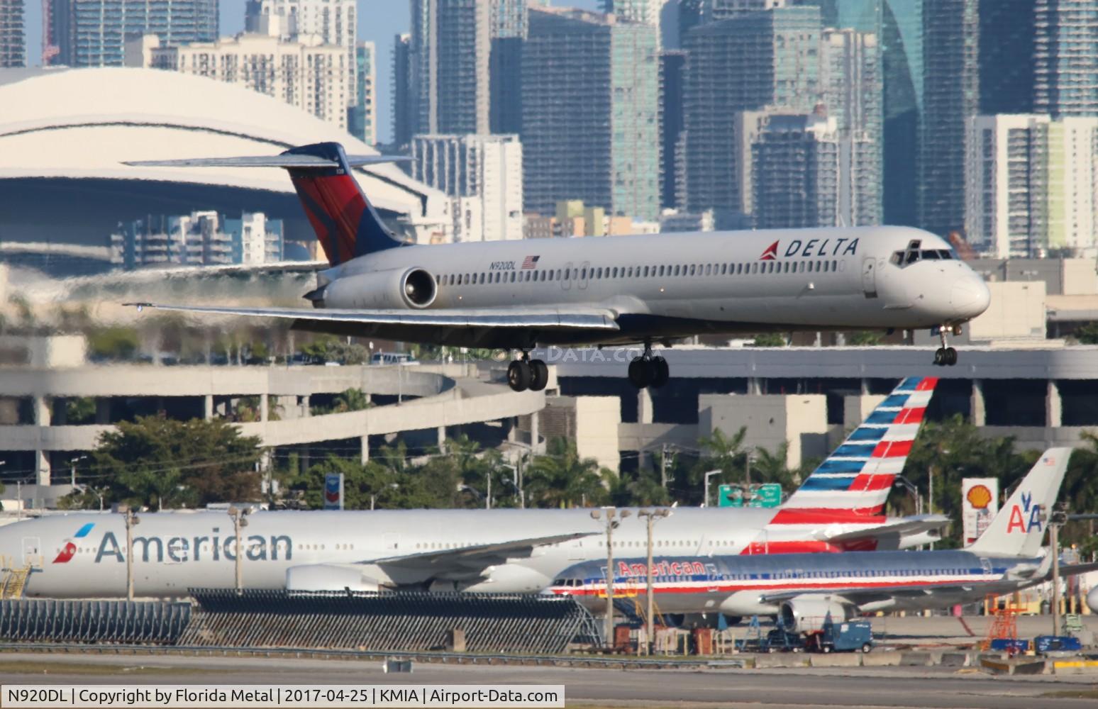 N920DL, 1988 McDonnell Douglas MD-88 C/N 49644, MIA spotting 2017
