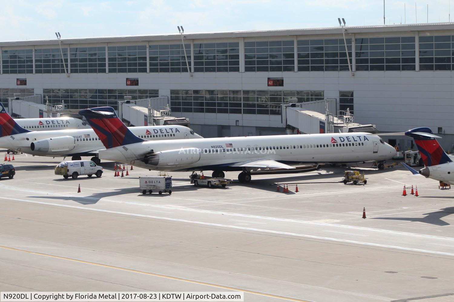 N920DL, 1988 McDonnell Douglas MD-88 C/N 49644, DTW spotting 2017