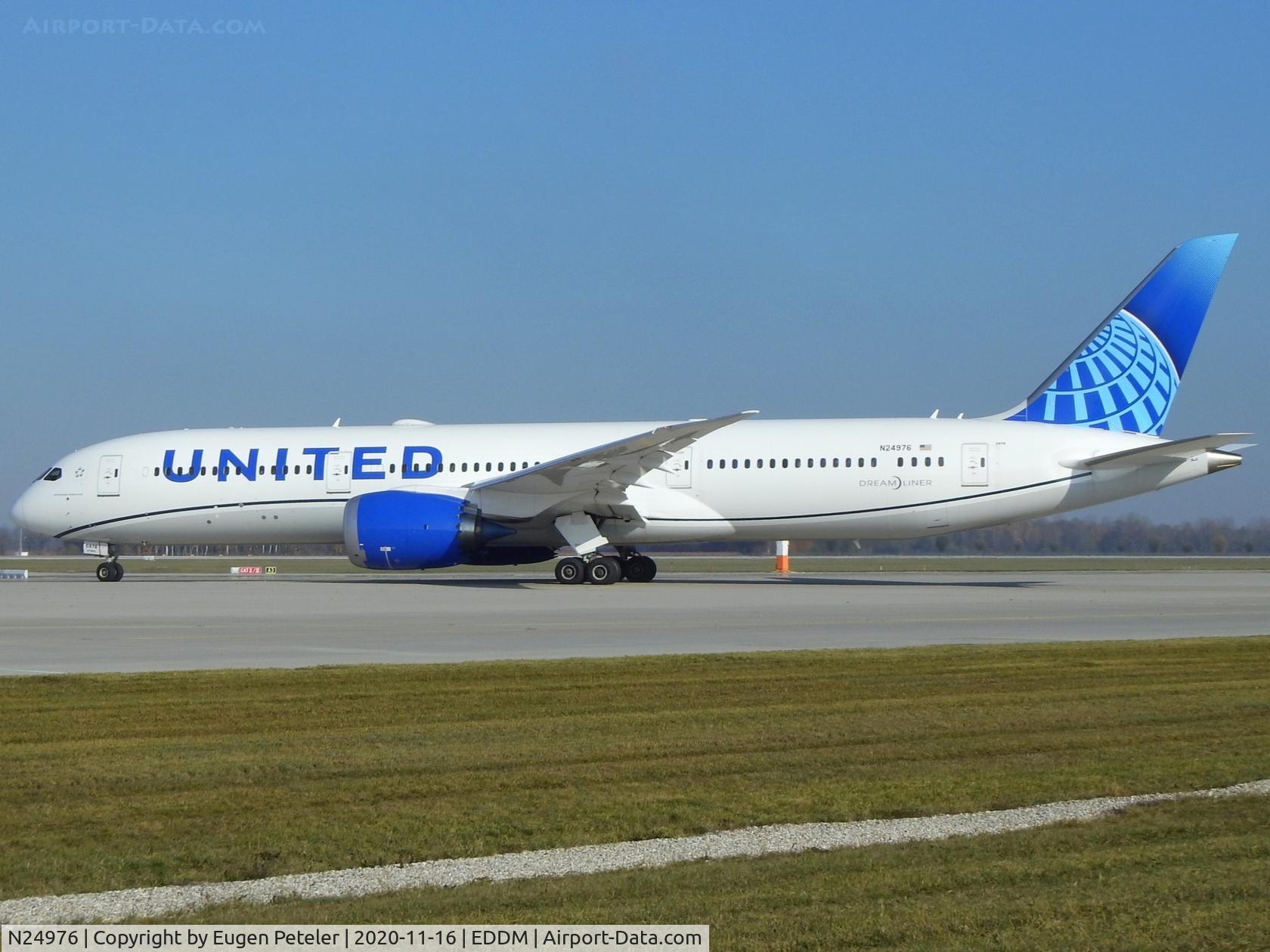 N24976, 2020 Boeing 787-9 Dreamliner Dreamliner C/N 66135, On way to the runway
