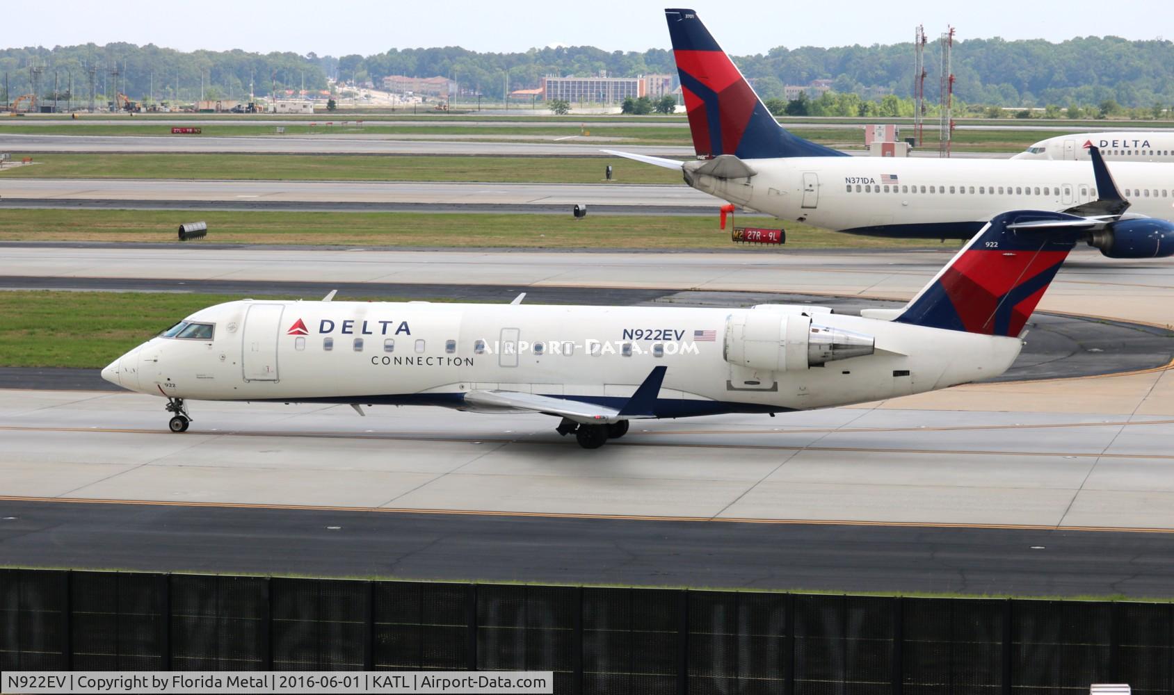 N922EV, 2003 Bombardier CRJ-200ER (CL-600-2B19) C/N 7822, ATL spotting 2016